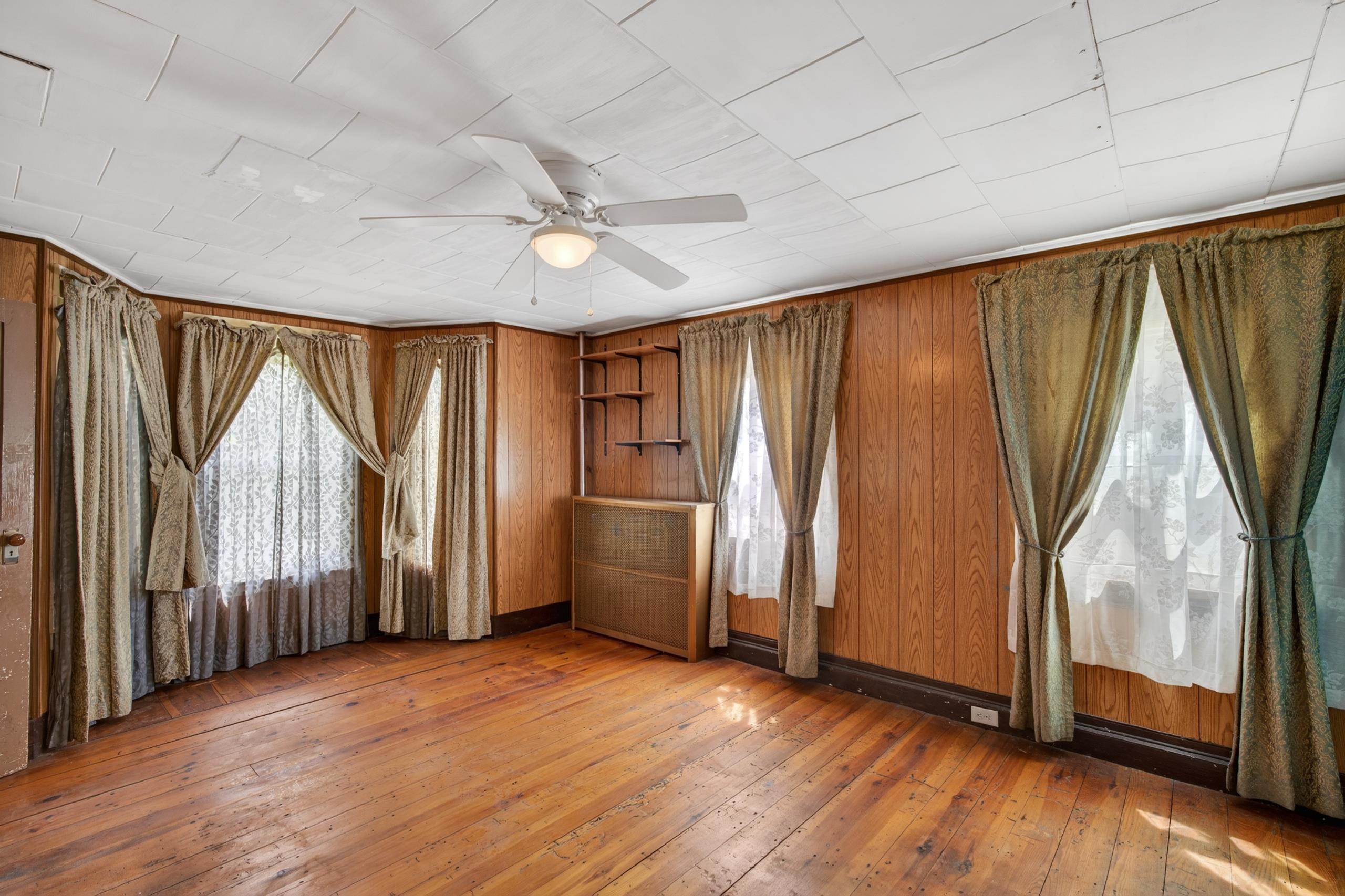 88 Central St, Hudson, NH 03051