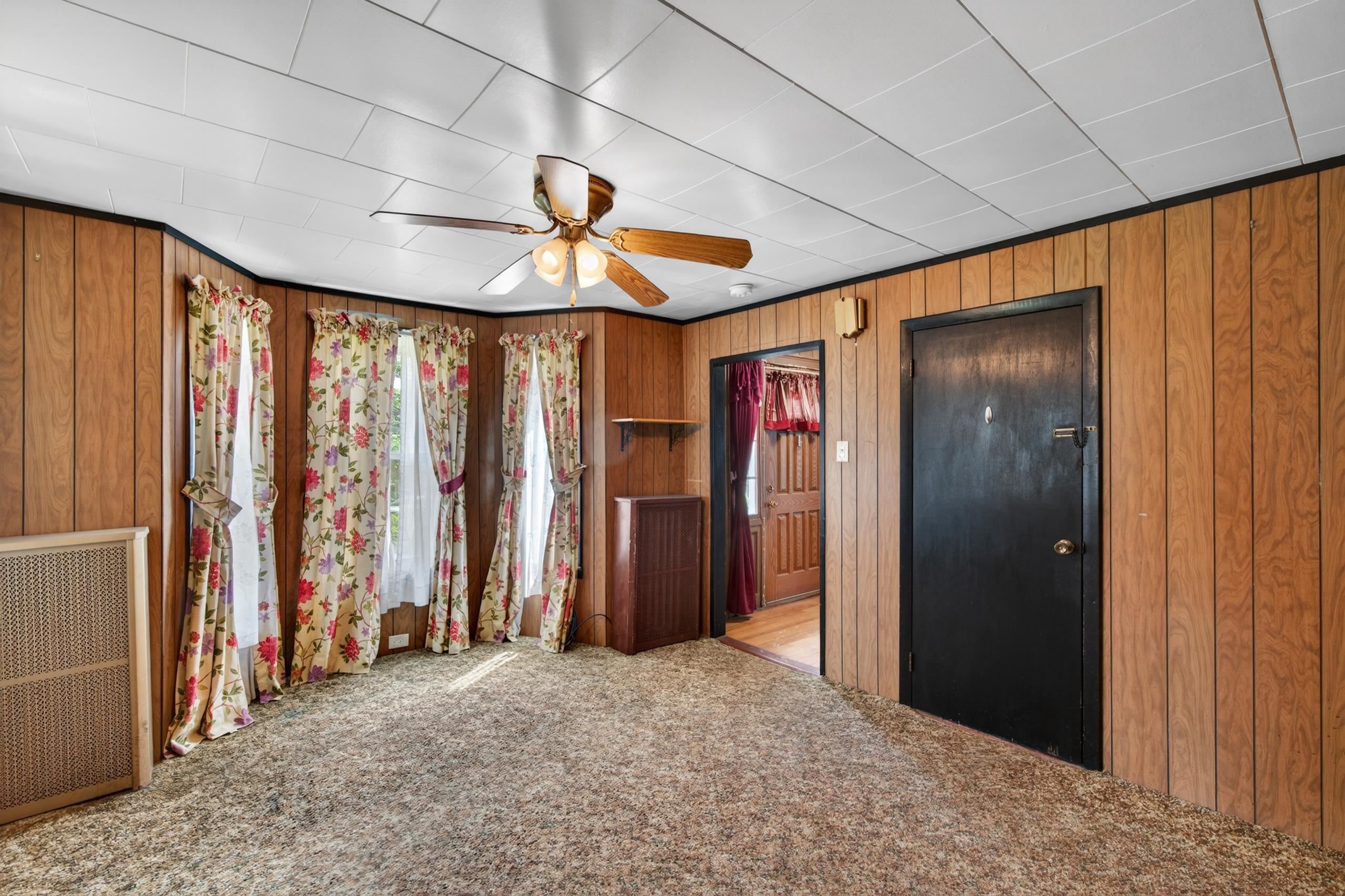 88 Central St, Hudson, NH 03051