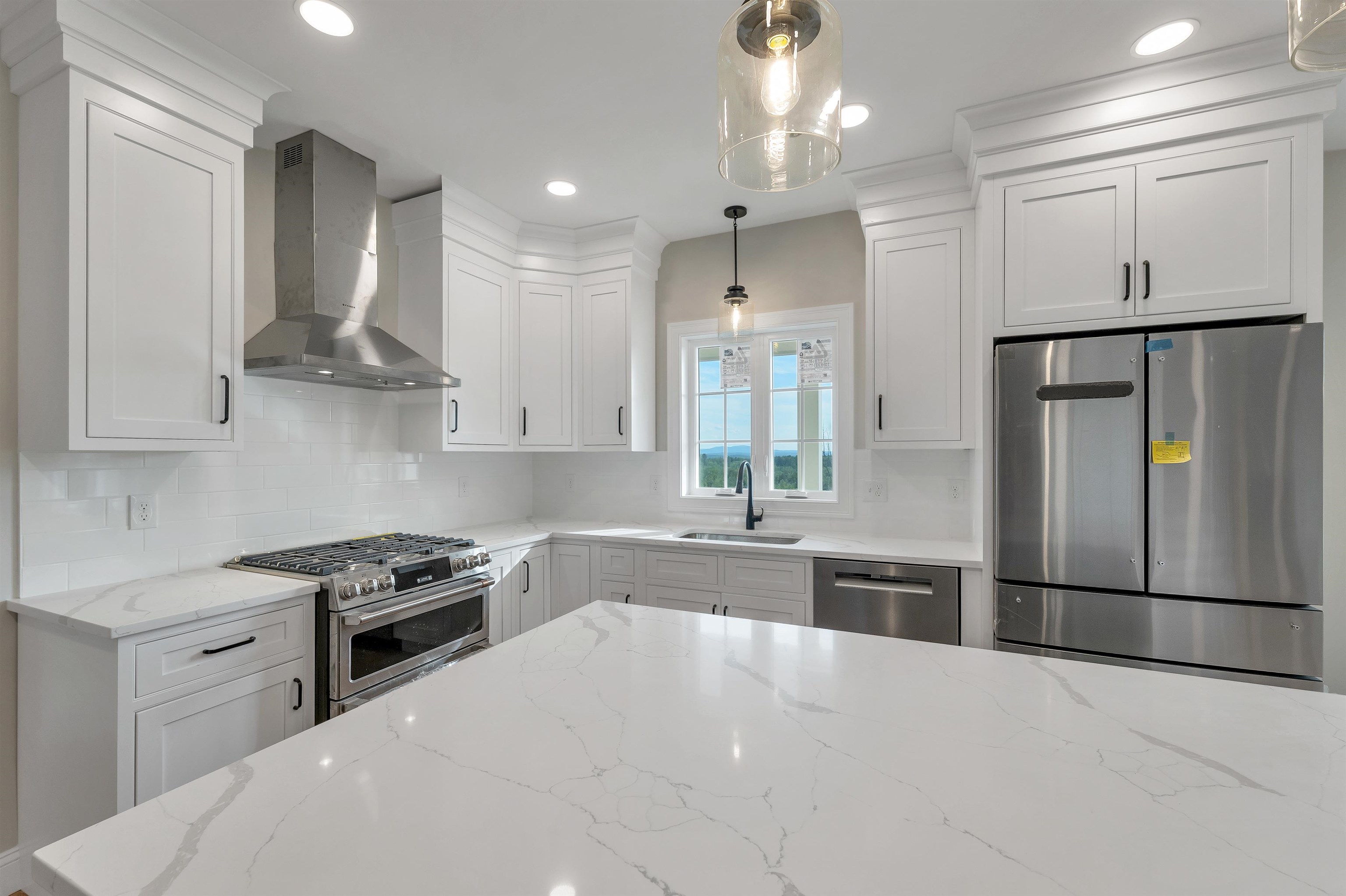 22 Fairway Dr, Dunbarton, NH 03046