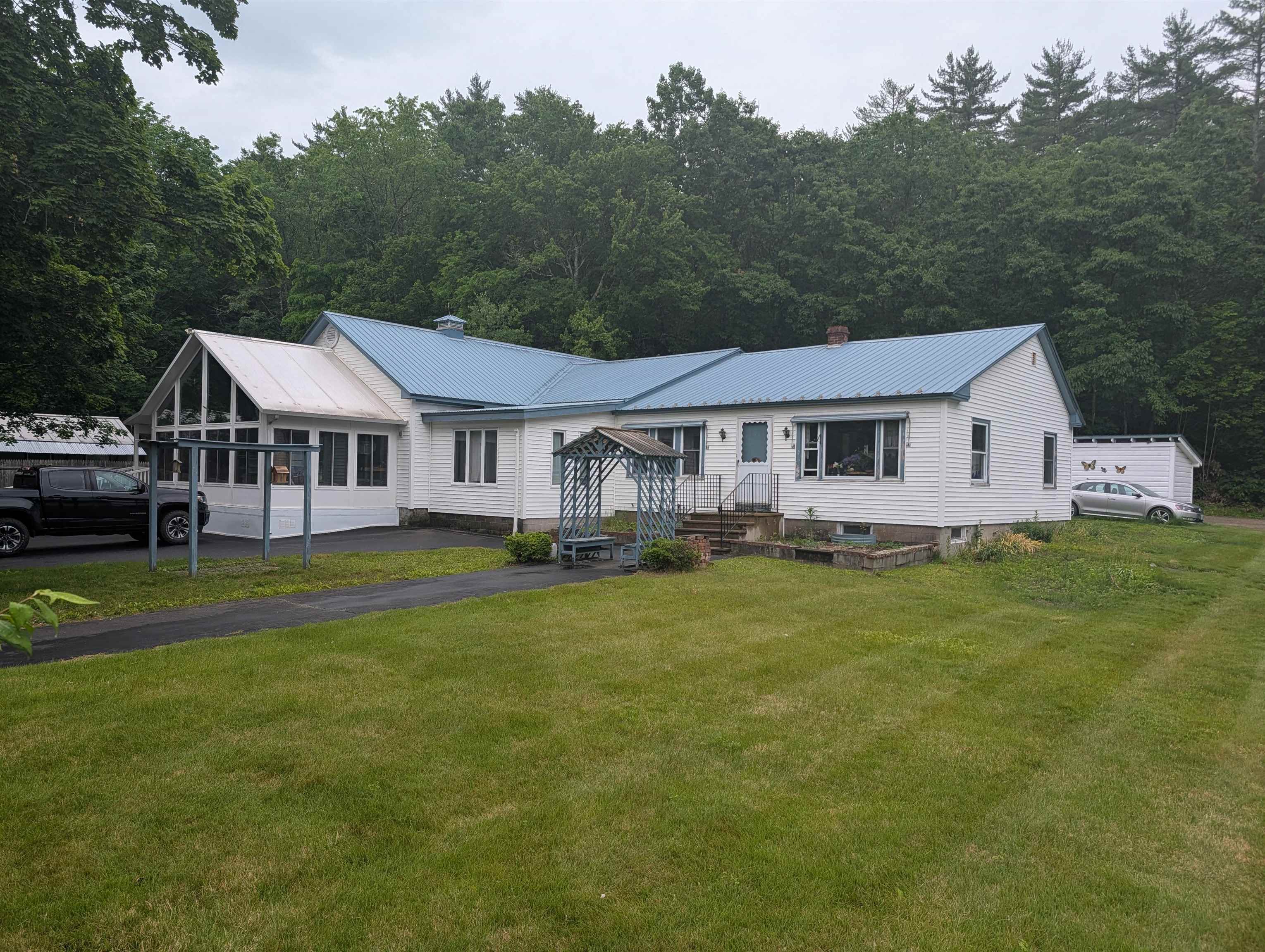 581 Keene Rd, Winchester, NH 03470