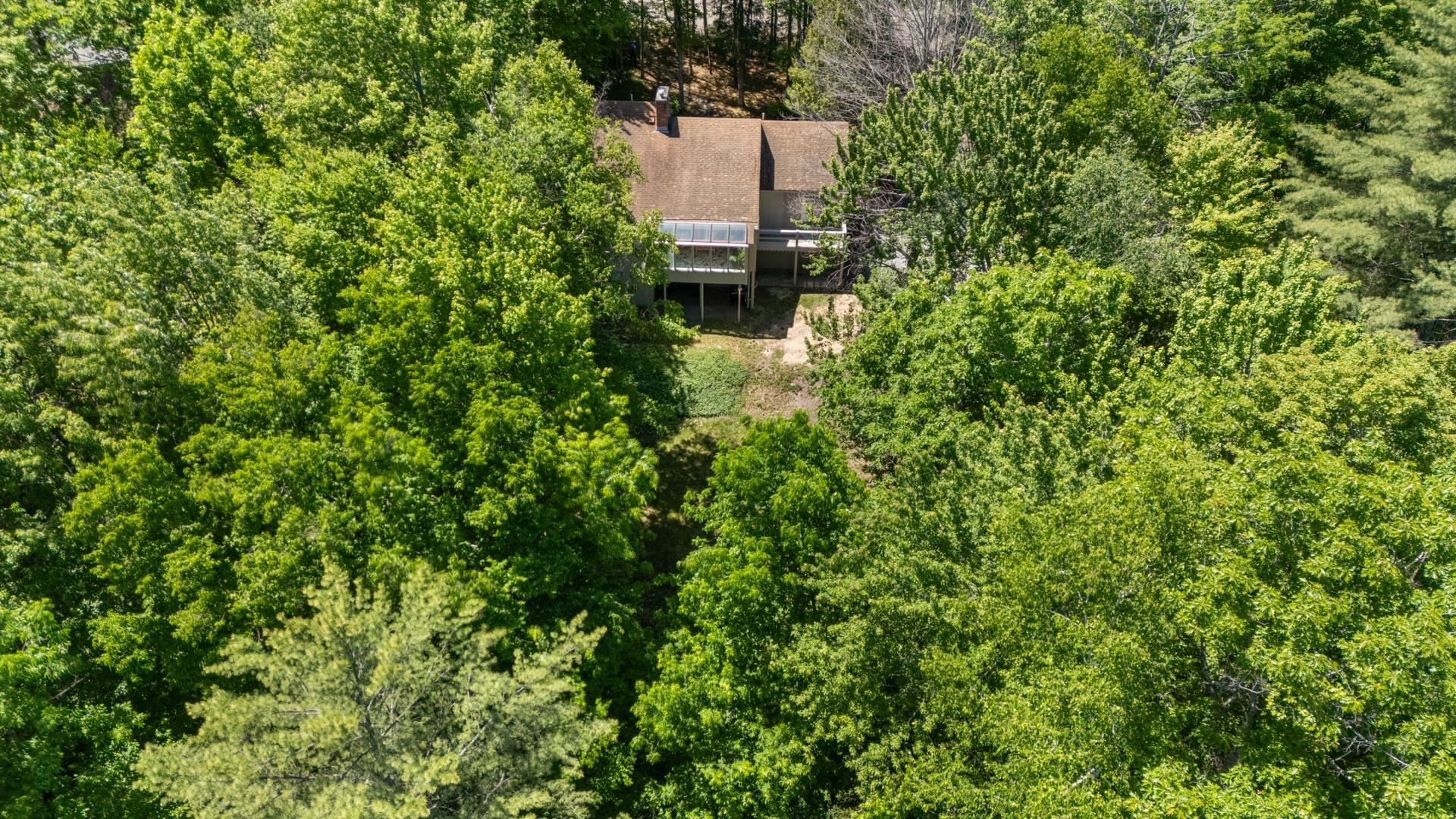 10 Wedgewood Dr, Grantham, NH 03753