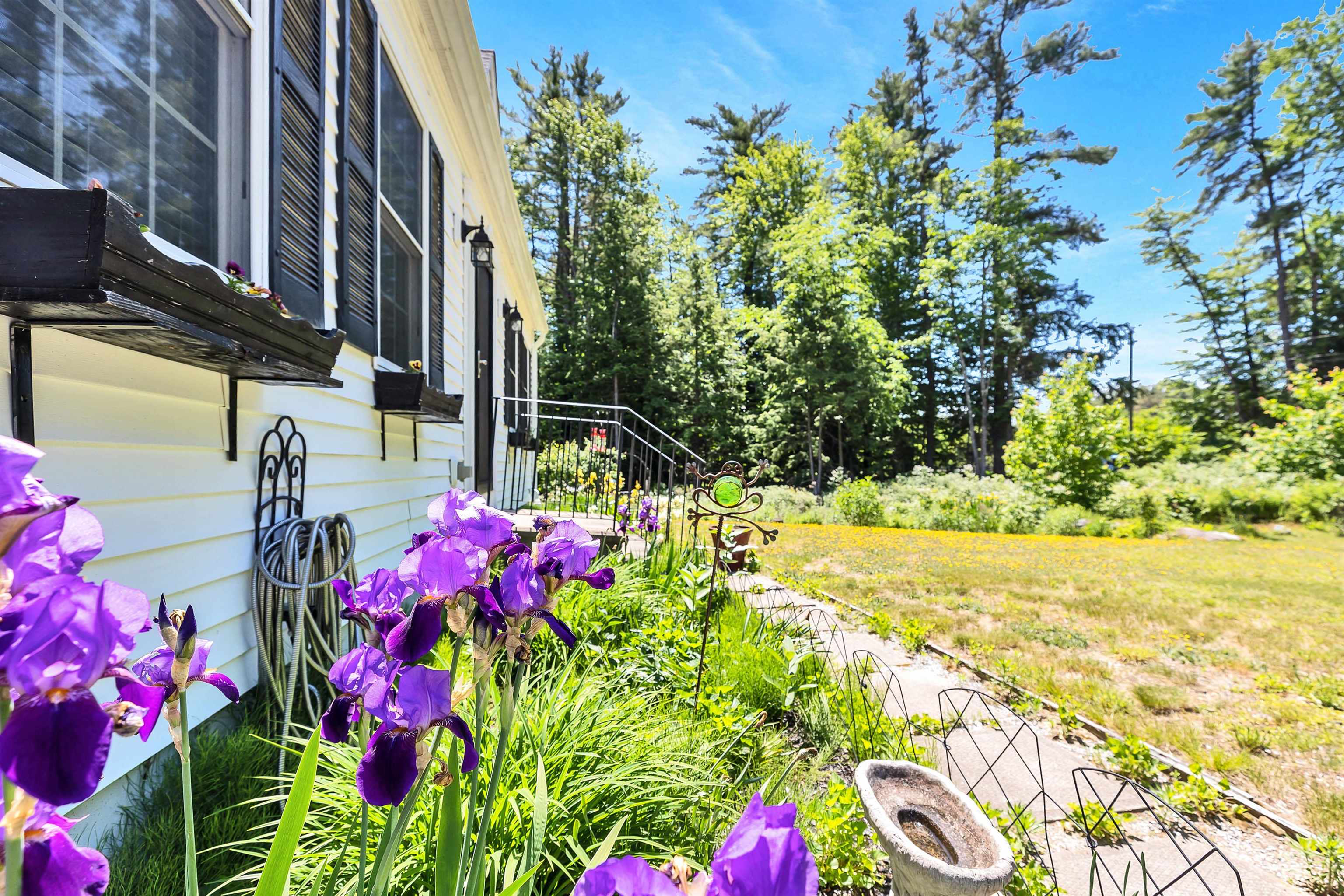 21 Burke Rd, Peterborough, NH 03458