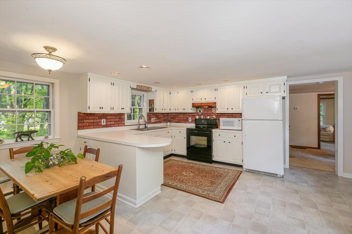 42 Old Town Farm Rd, Exeter, NH 03833