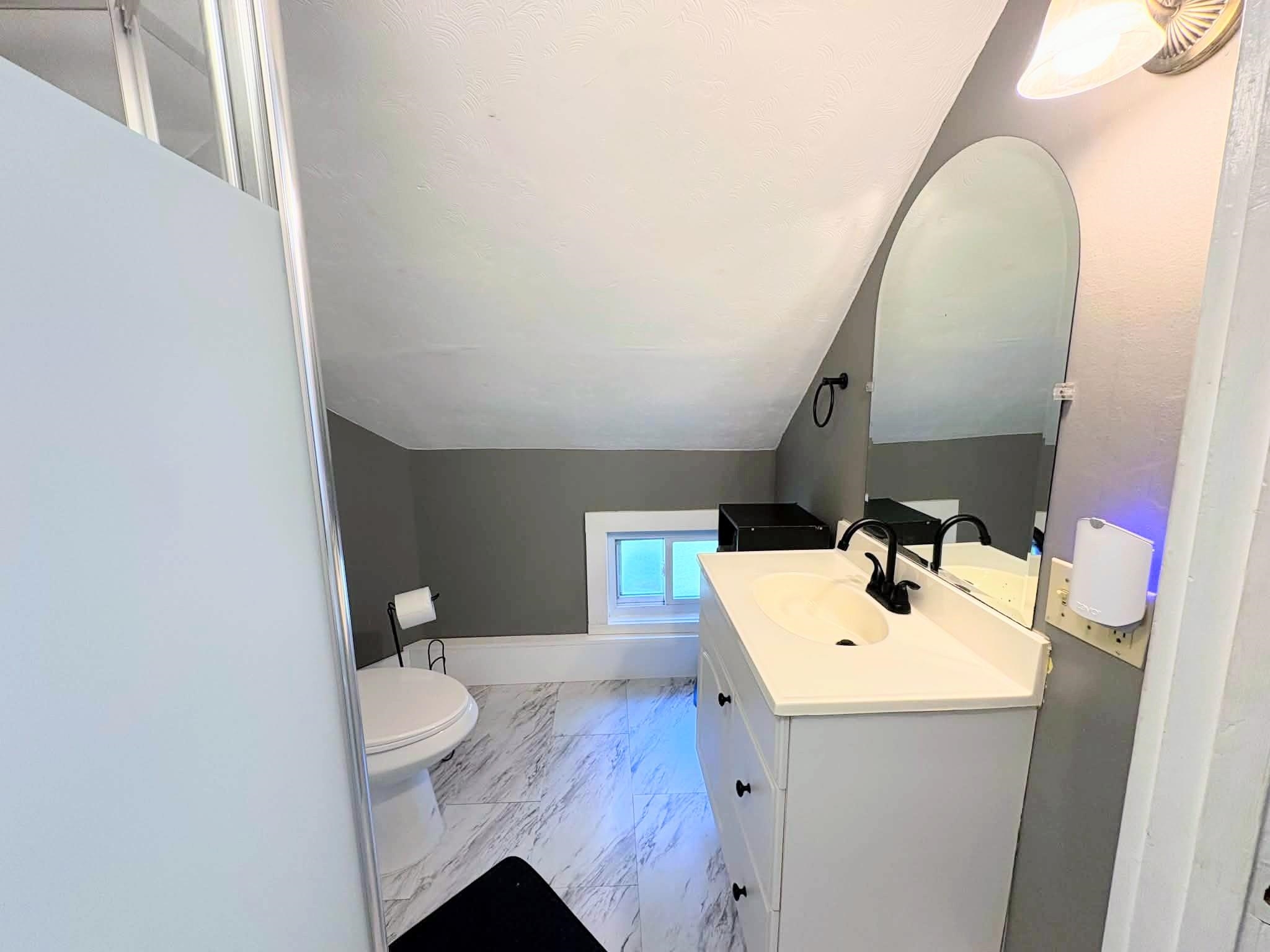 107 West Bow St, Franklin, NH 03235