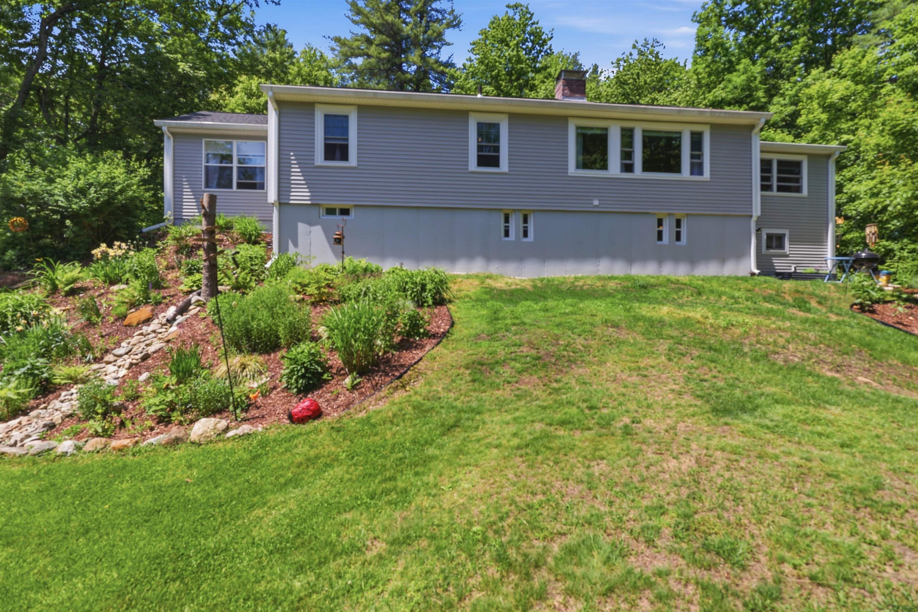 57 Windy Row, Peterborough, NH 03458