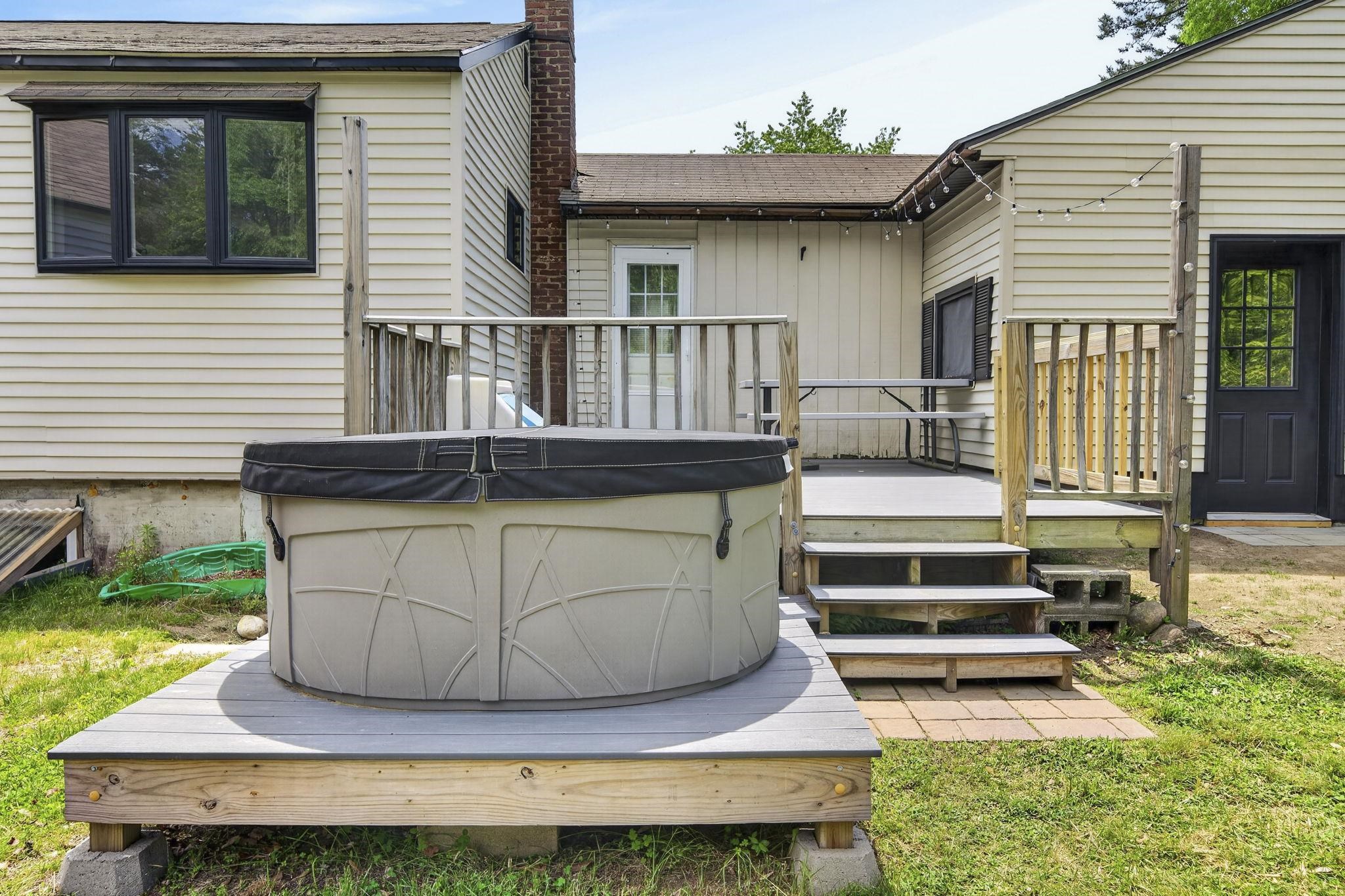 39 Pembroke Rd, Concord, NH 03301