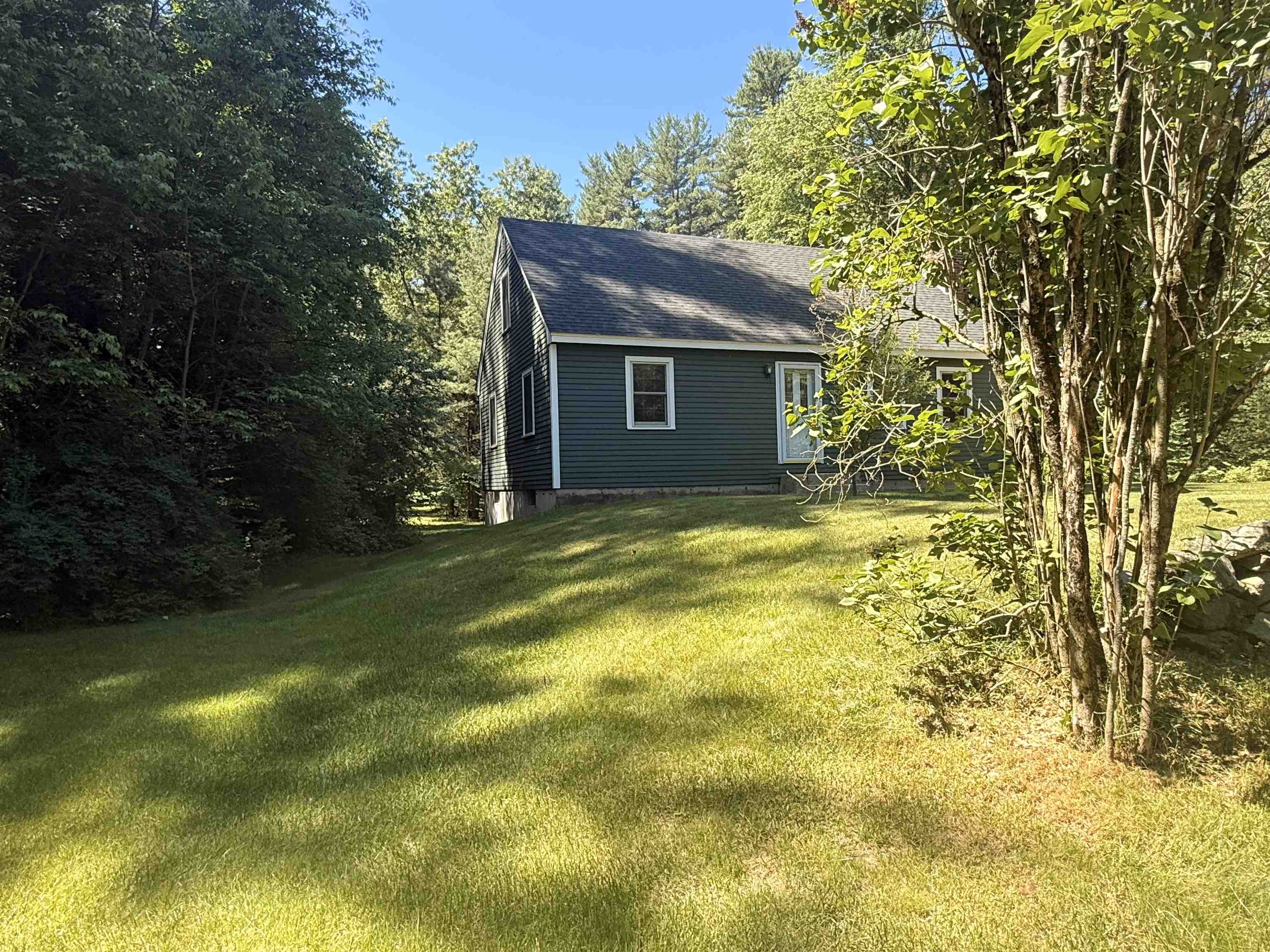 25 Lawrence Ln, Hollis, NH 03049