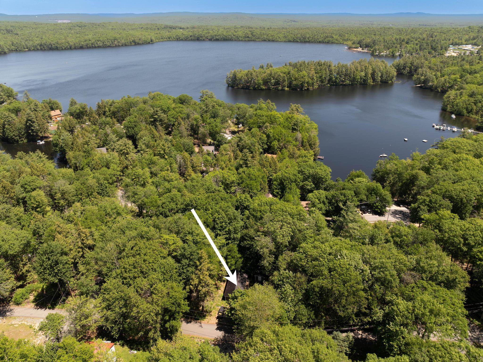 8 Merlin Rd, Farmington, NH 08835