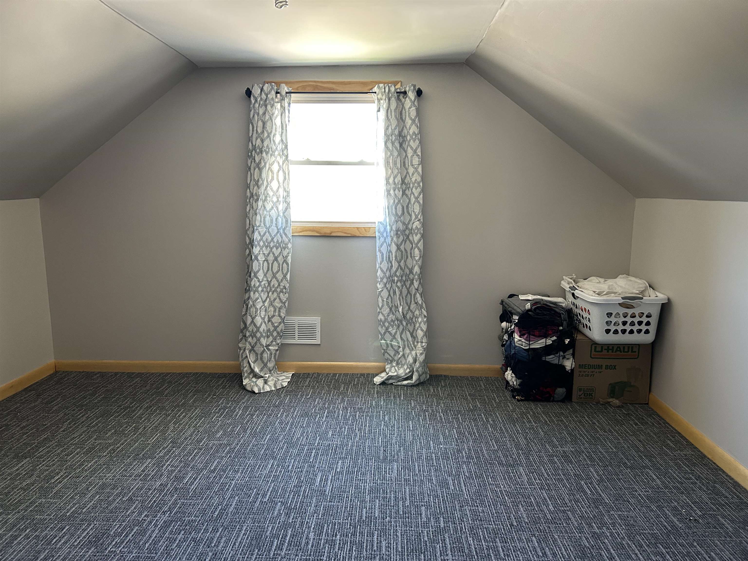 80 Maynesboro St, Berlin, NH 03570
