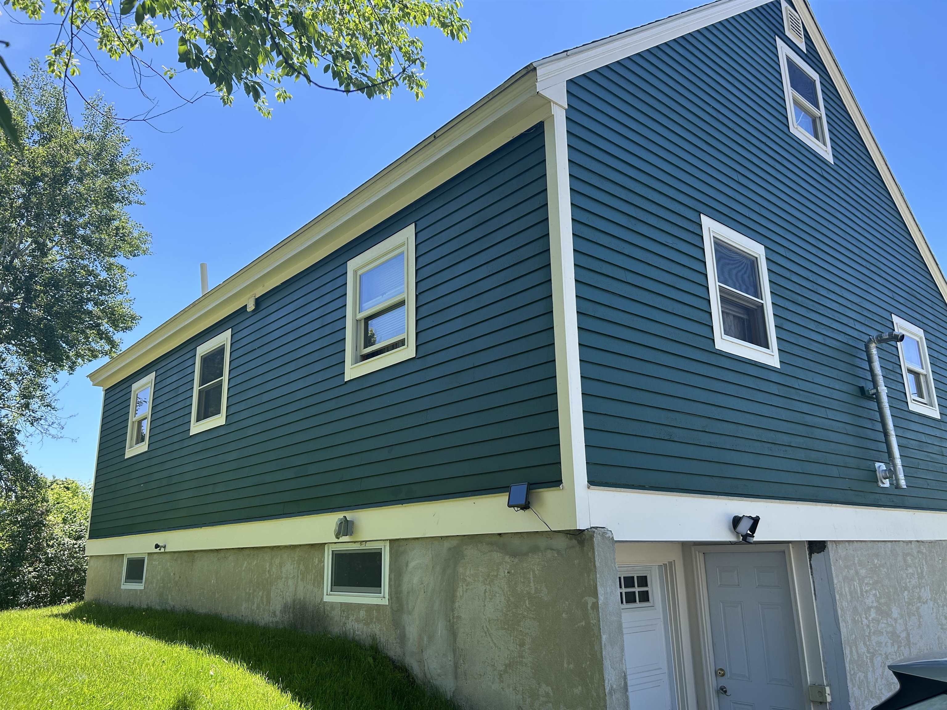 80 Maynesboro St, Berlin, NH 03570