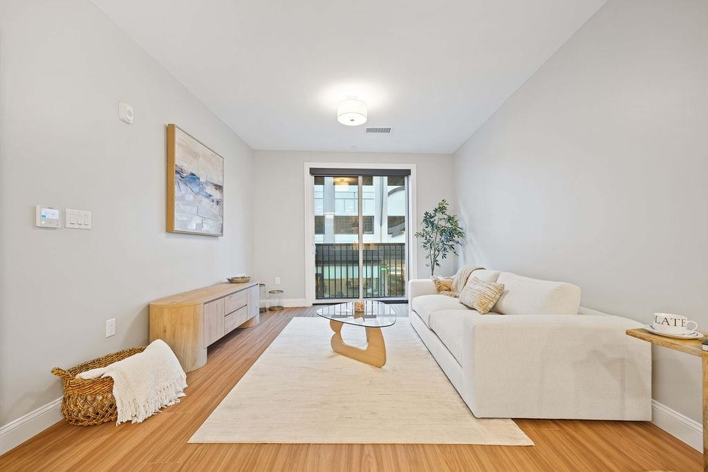 99 Foundry Pl #206, Portsmouth, NH 03801