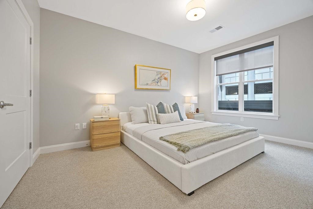 99 Foundry Pl #206, Portsmouth, NH 03801