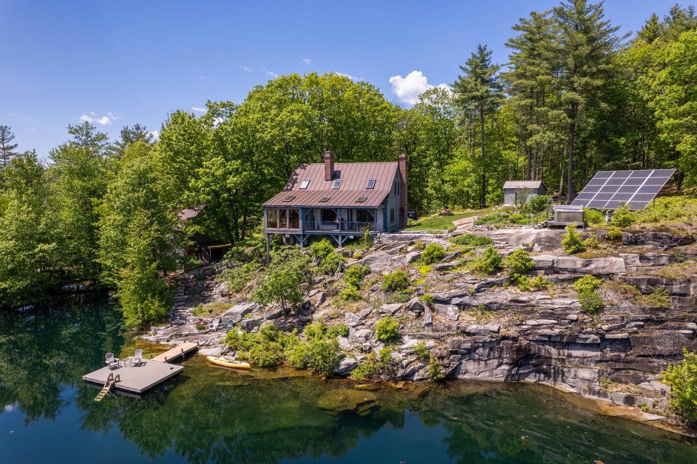 113 Lovejoy Rd, Milford, NH 03055