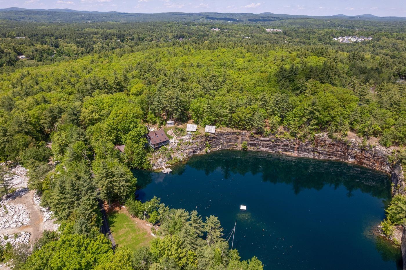 113 Lovejoy Rd, Milford, NH 03055
