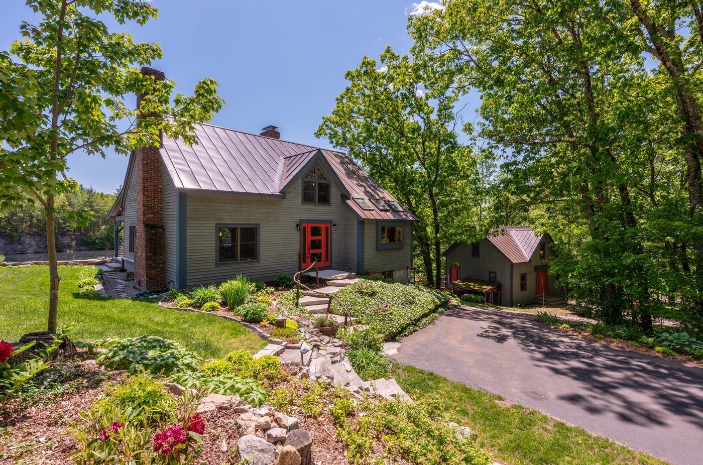 113 Lovejoy Rd, Milford, NH 03055