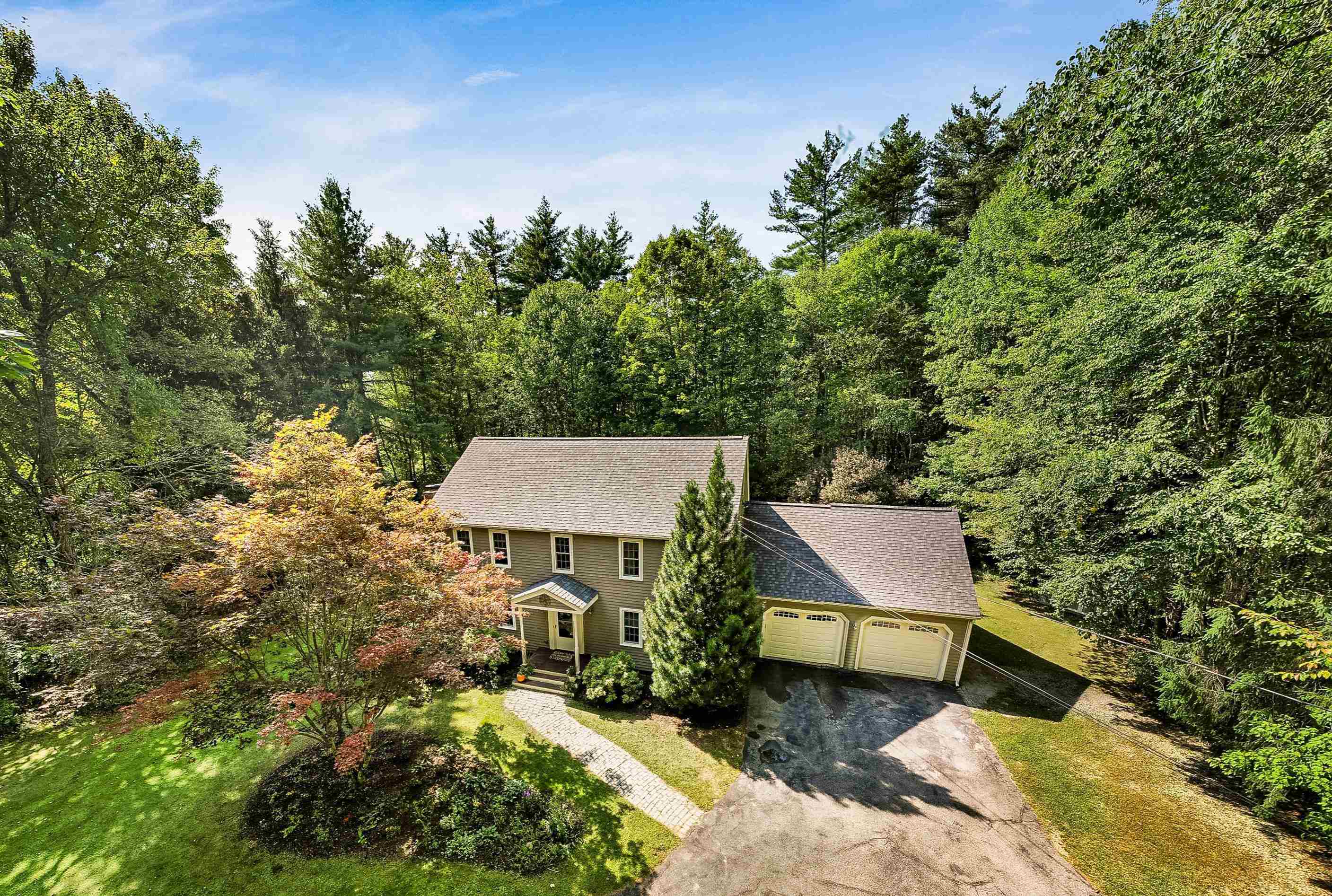 17 Candlewood Dr, Amherst, NH 03031