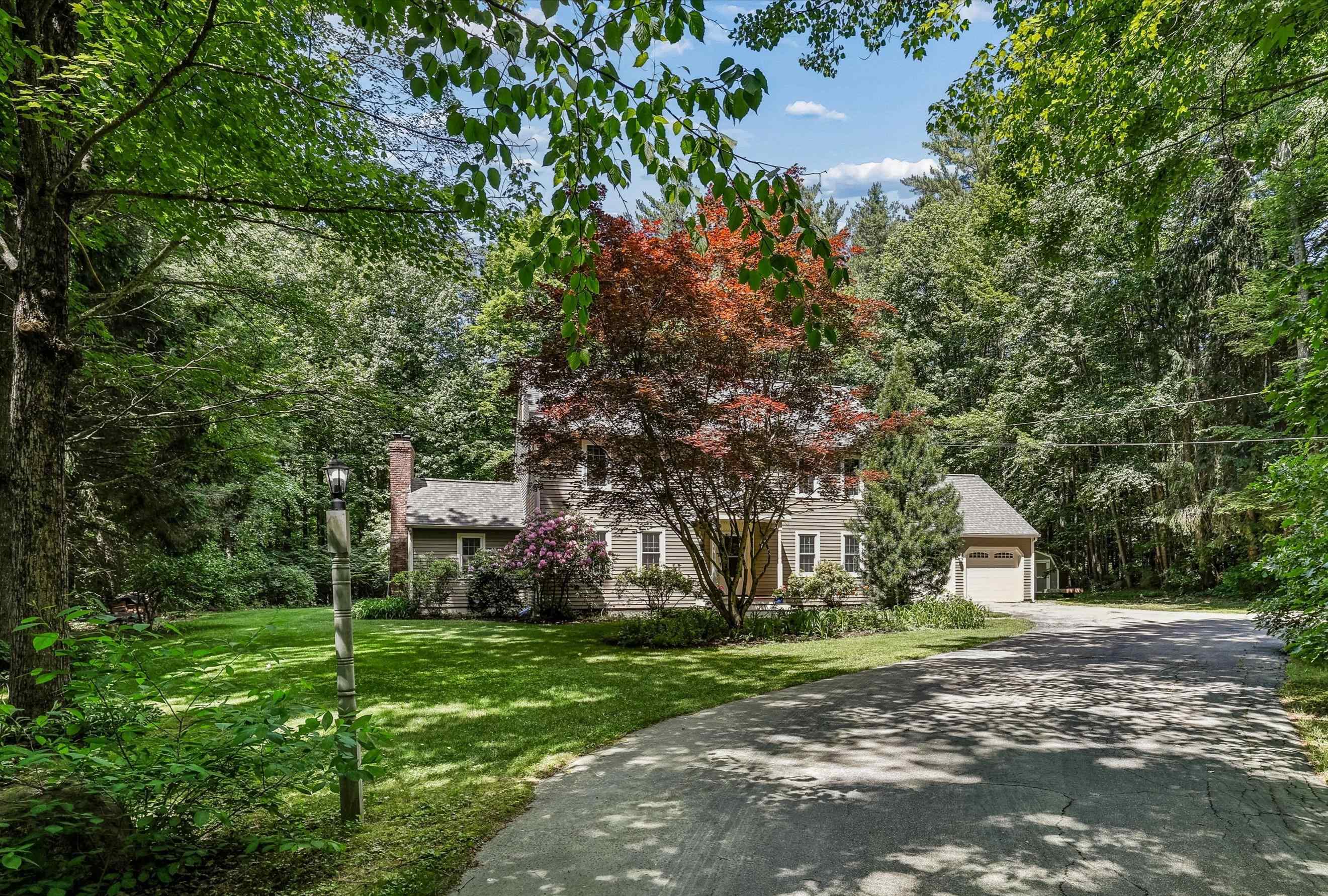 17 Candlewood Dr, Amherst, NH 03031