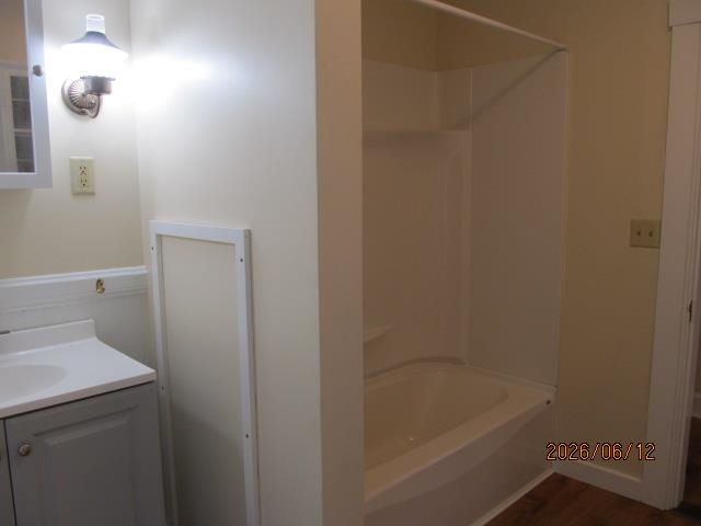 Bathroom 4 25524587