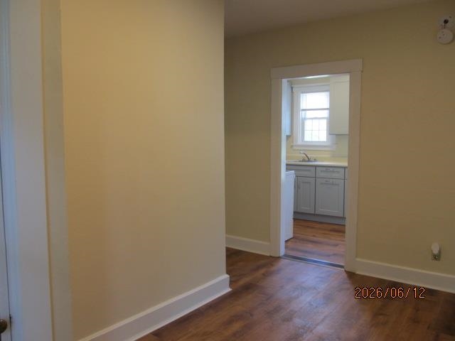 Dining/Hall 25524572