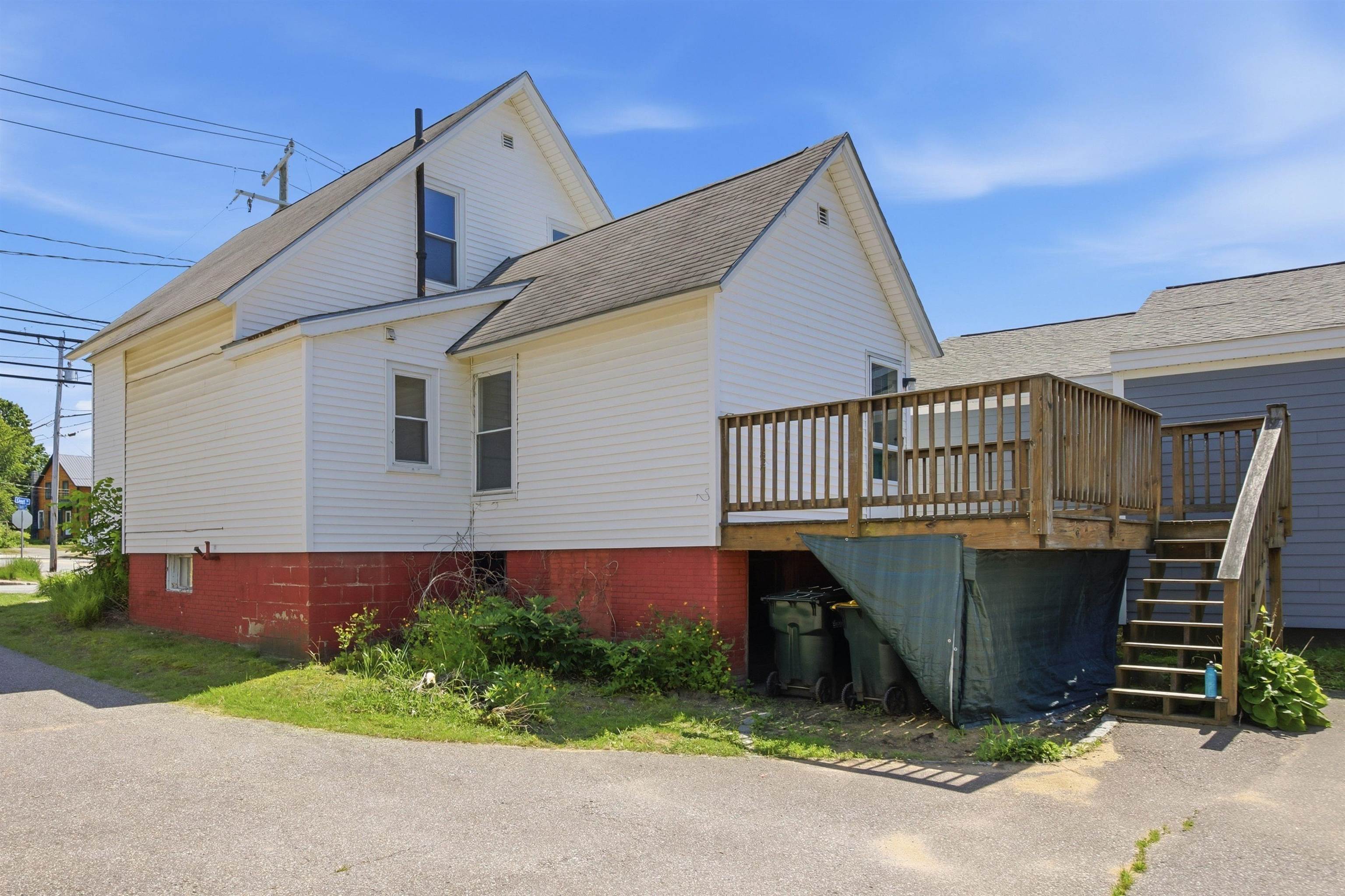 191 Court St, Laconia, NH 03246