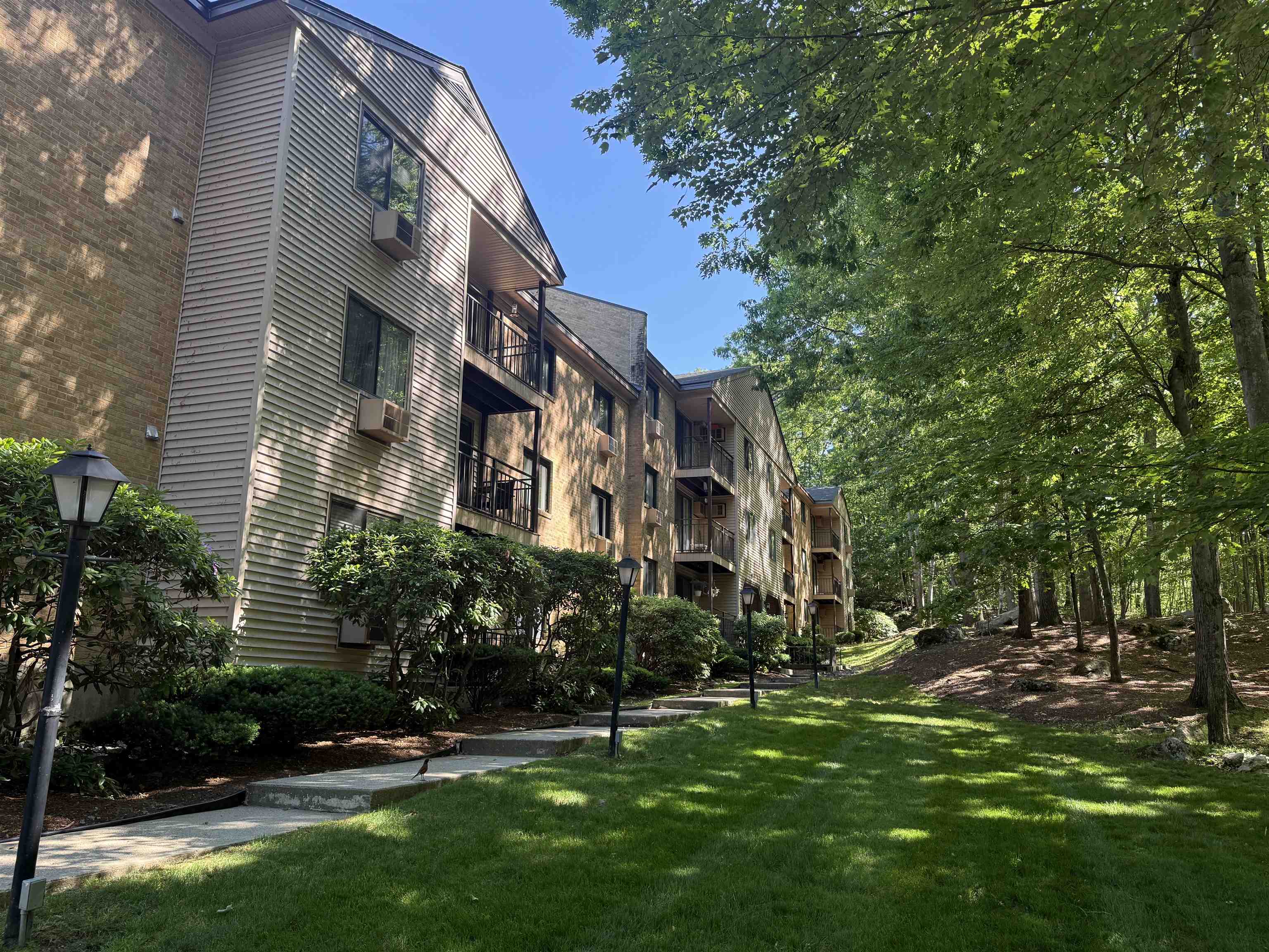 Manchester NH&nbsp;Condo for sale $219,500 $320 per sq.ft.