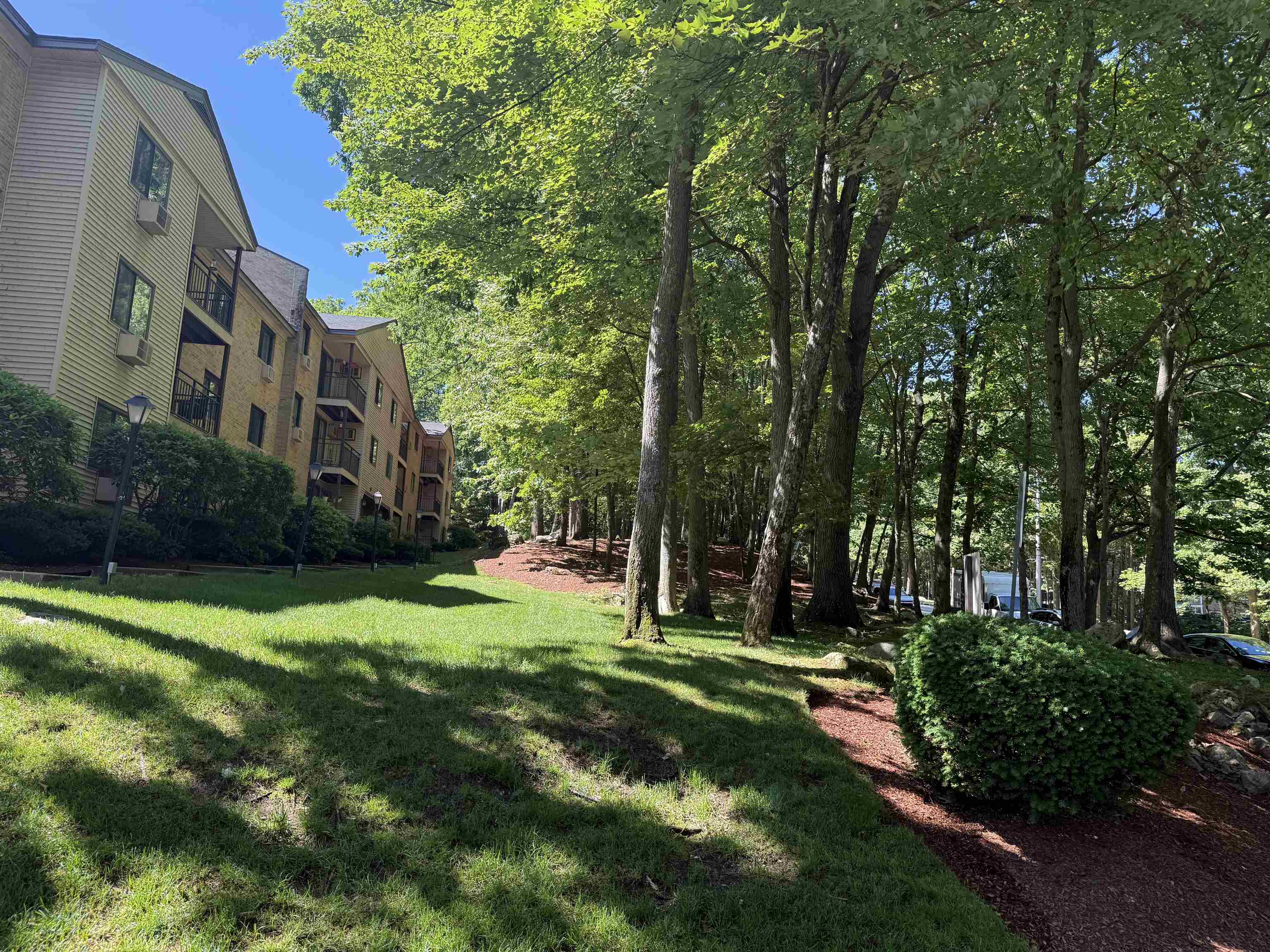 19 Country Club Dr #32, Manchester, NH 03102