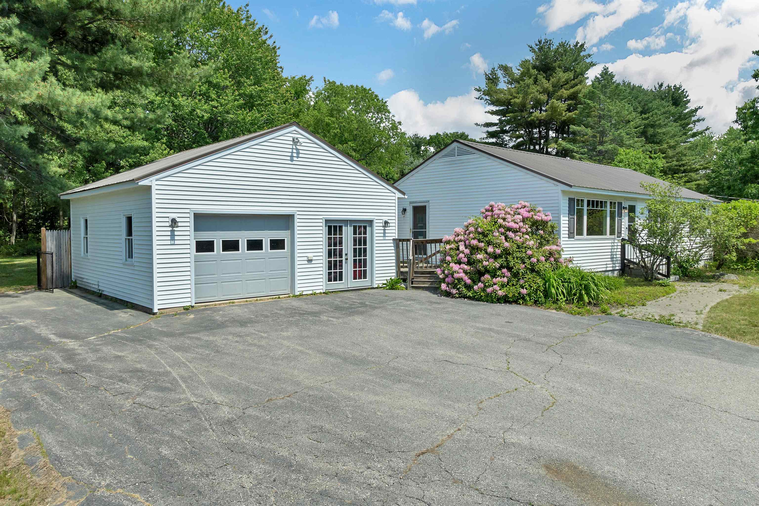 4 Anagance Ln, Wolfeboro, NH 03894