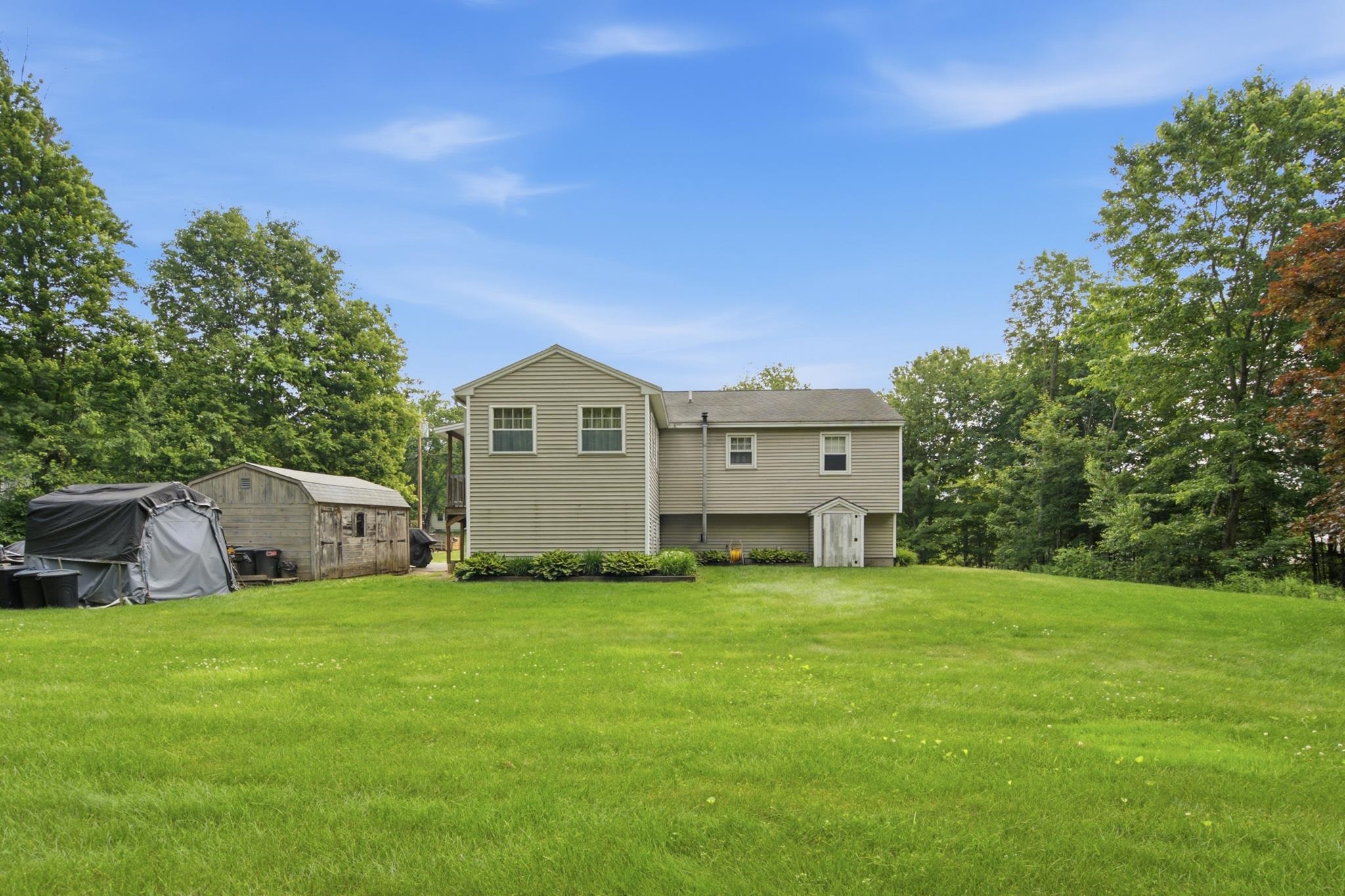 435 Terrie Dr, Pembroke, NH 03275