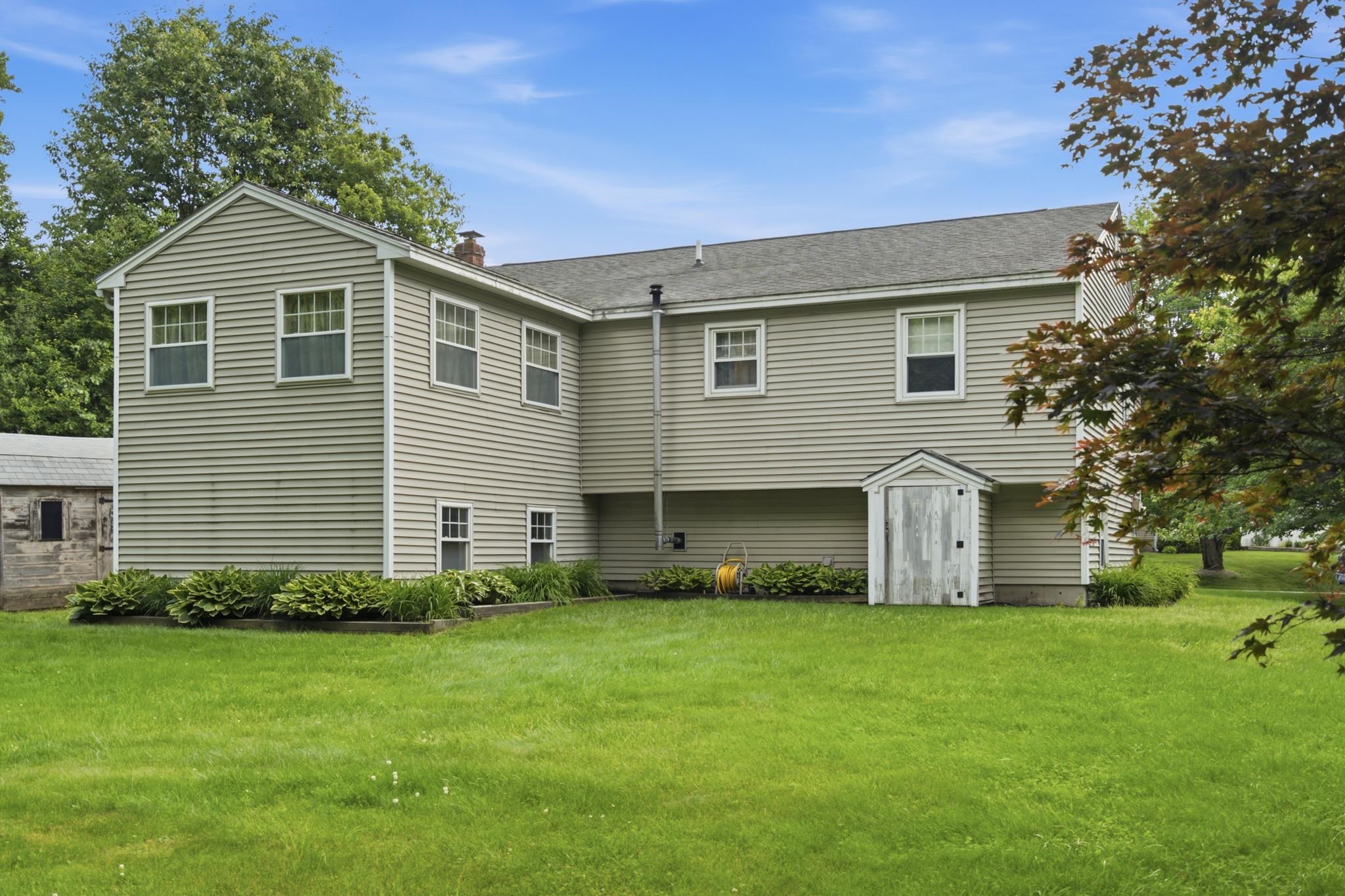 435 Terrie Dr, Pembroke, NH 03275