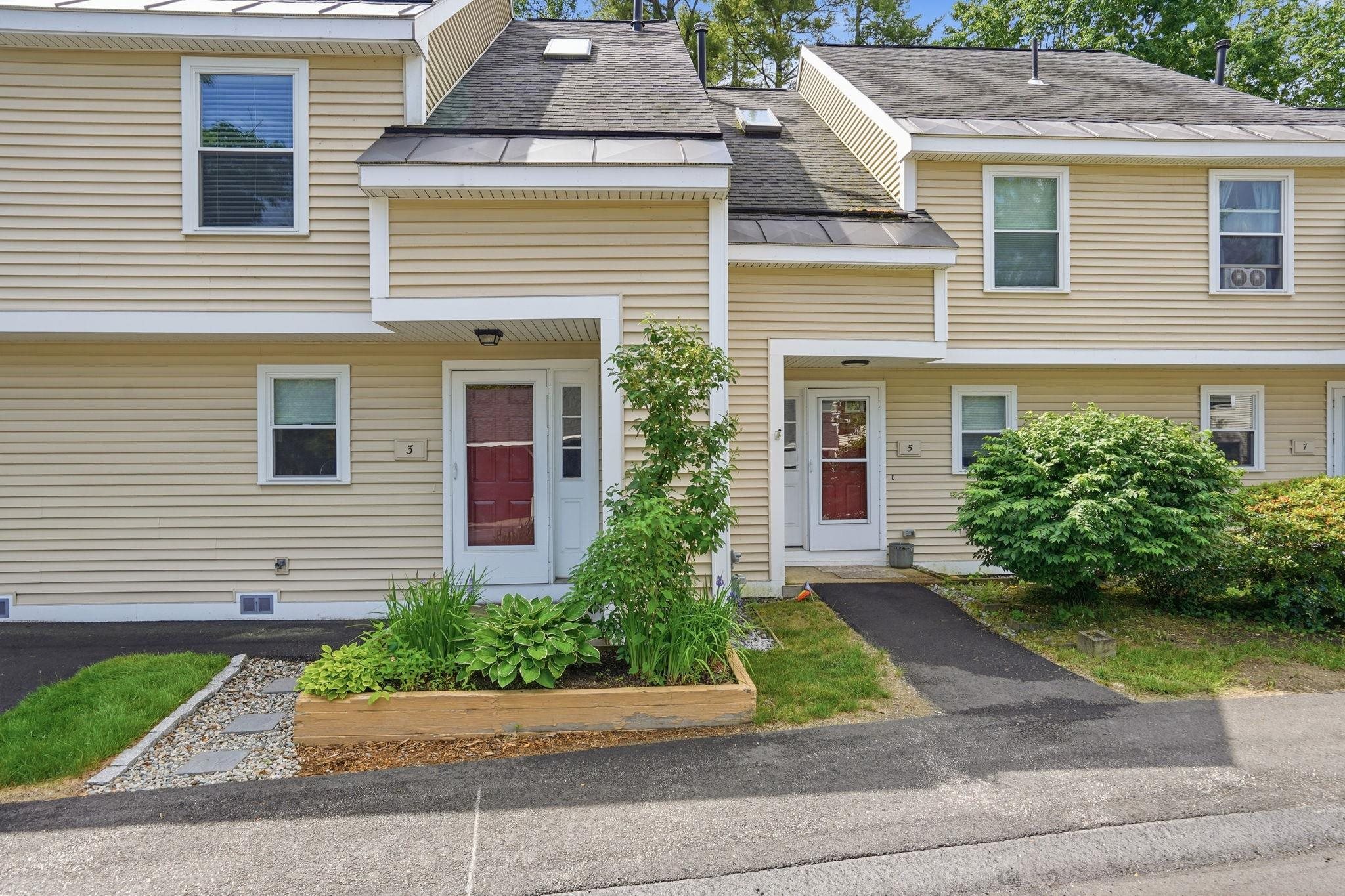 3 Bluffs Dr, Concord, NH 03303