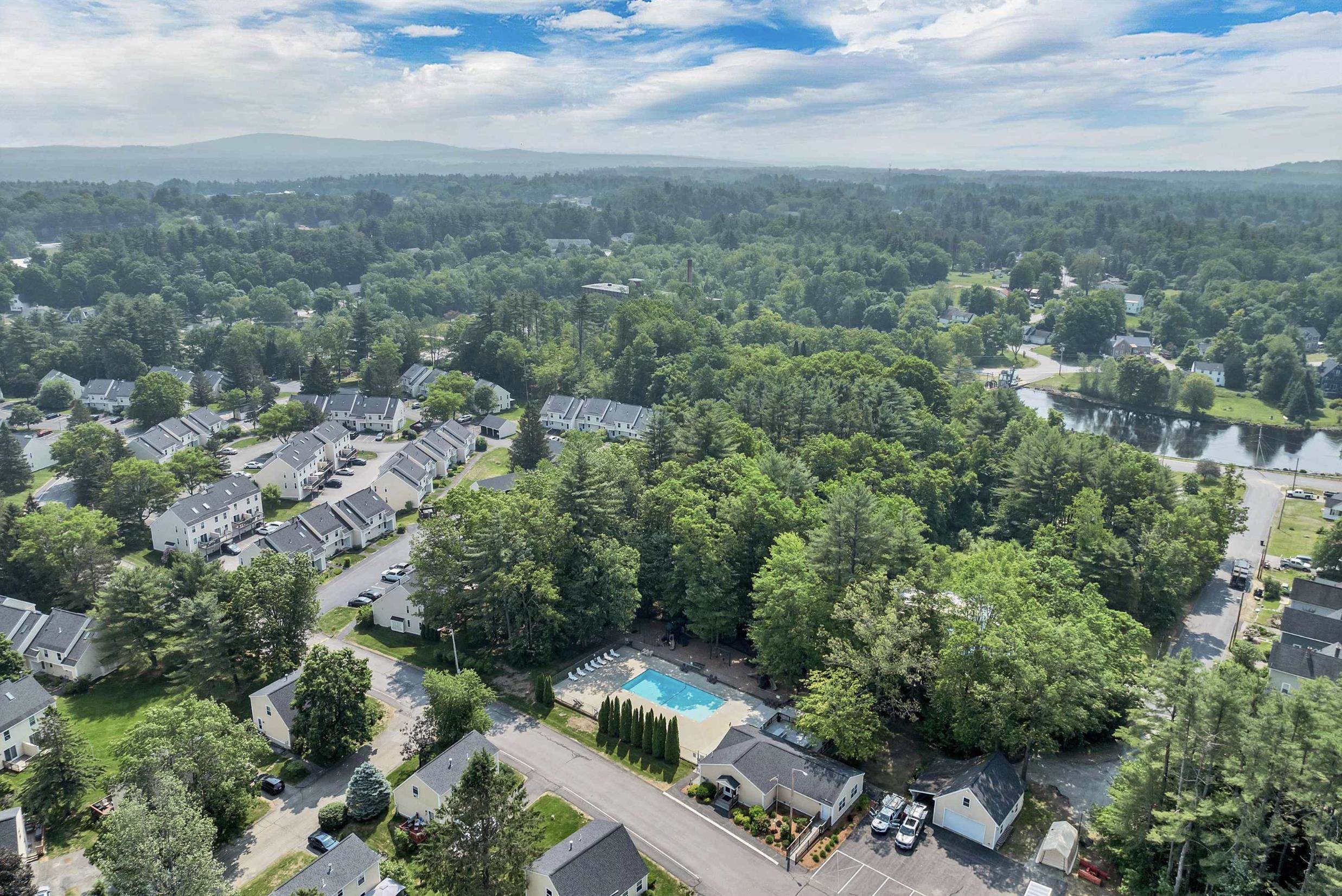 3 Bluffs Dr, Concord, NH 03303