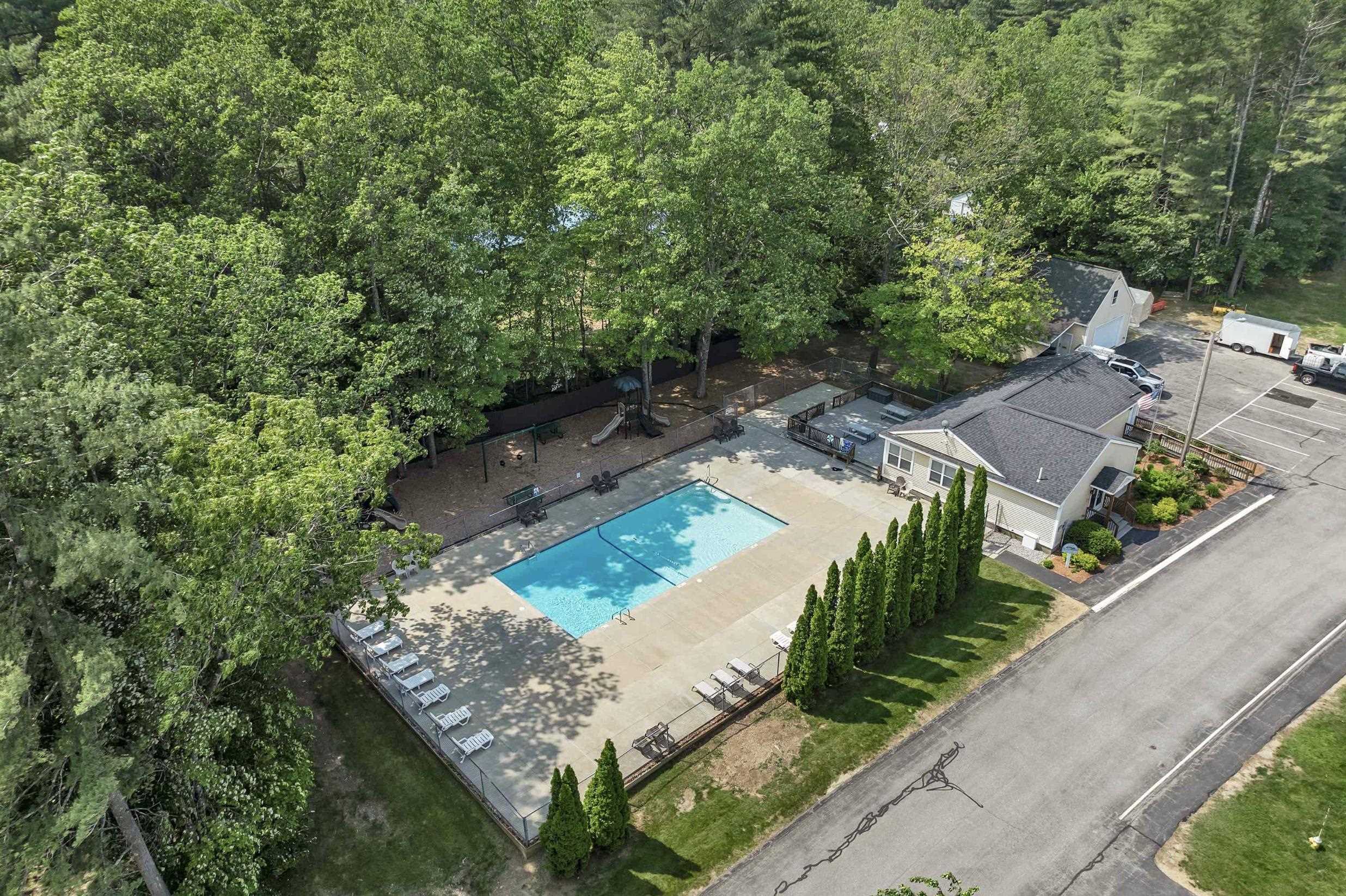 3 Bluffs Dr, Concord, NH 03303