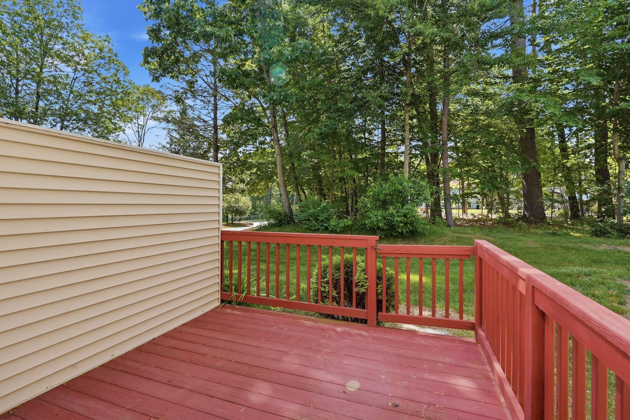 3 Bluffs Dr, Concord, NH 03303