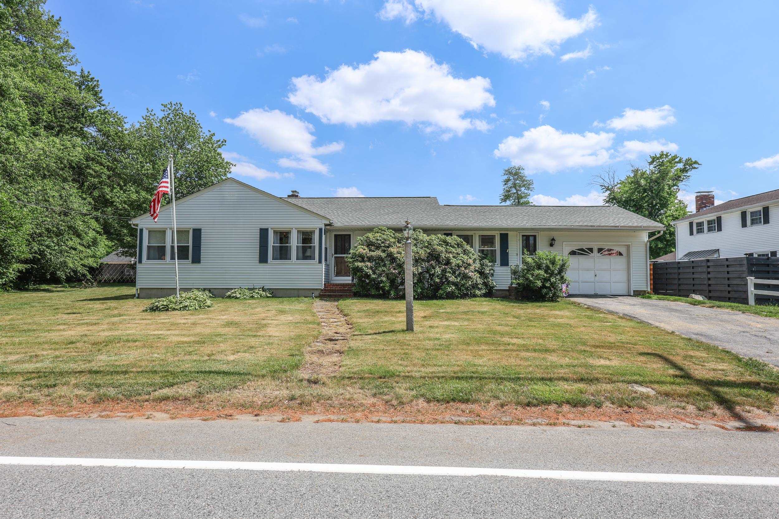 68 Robinson Rd, Nashua, NH 03060