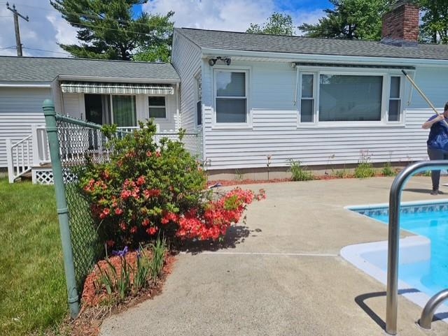 68 Robinson Rd, Nashua, NH 03060