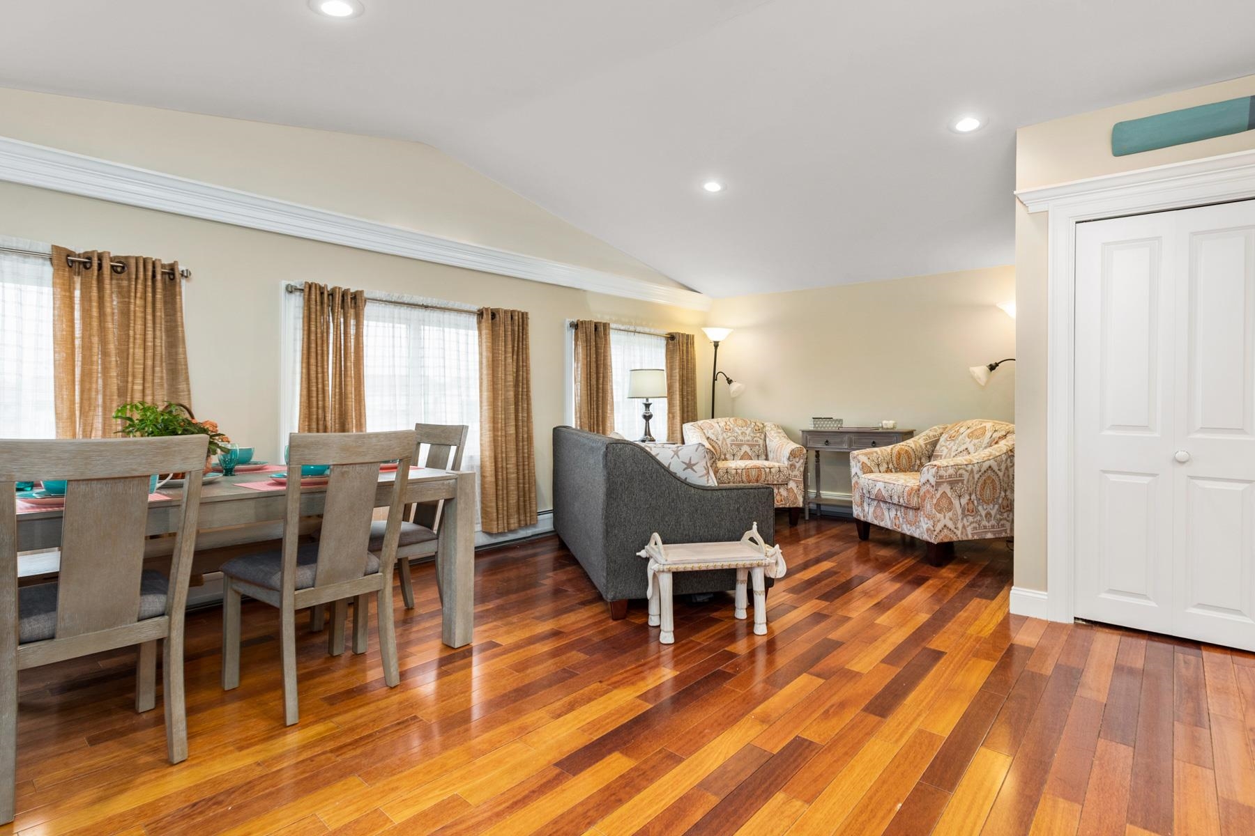 14-16 Island Path Rd, Hampton, NH 03842