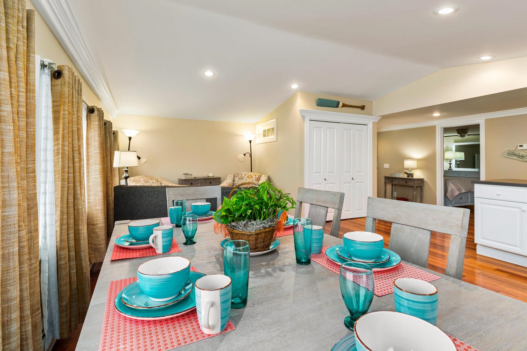 14-16 Island Path Rd, Hampton, NH 03842