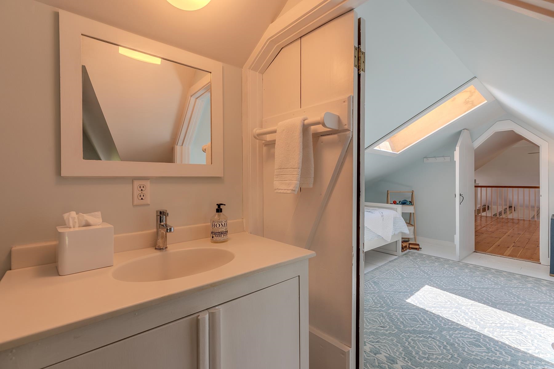 2nd Floor Guest Bathroom