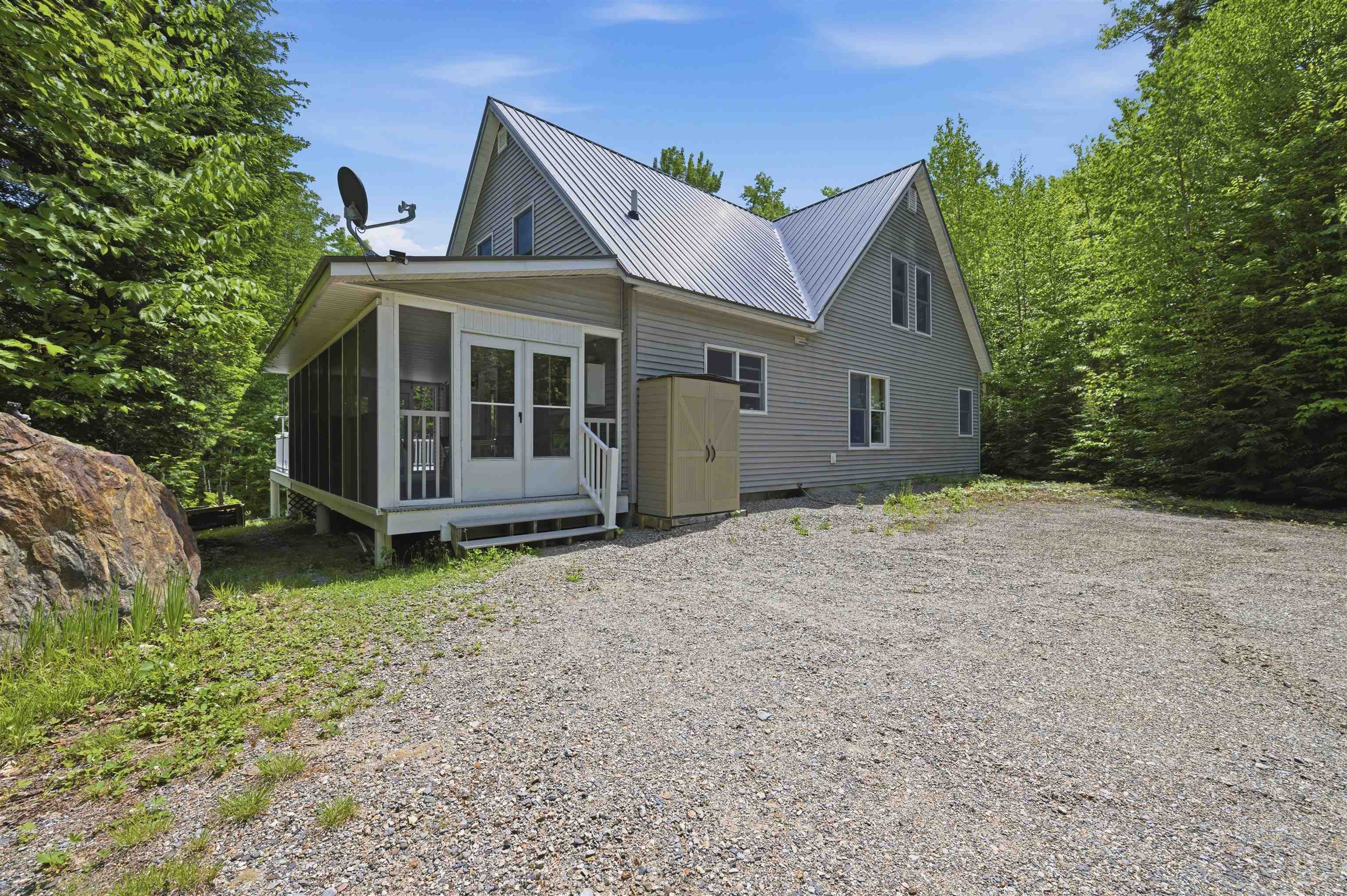 299 Cloutier Dr, Stark, NH 03582