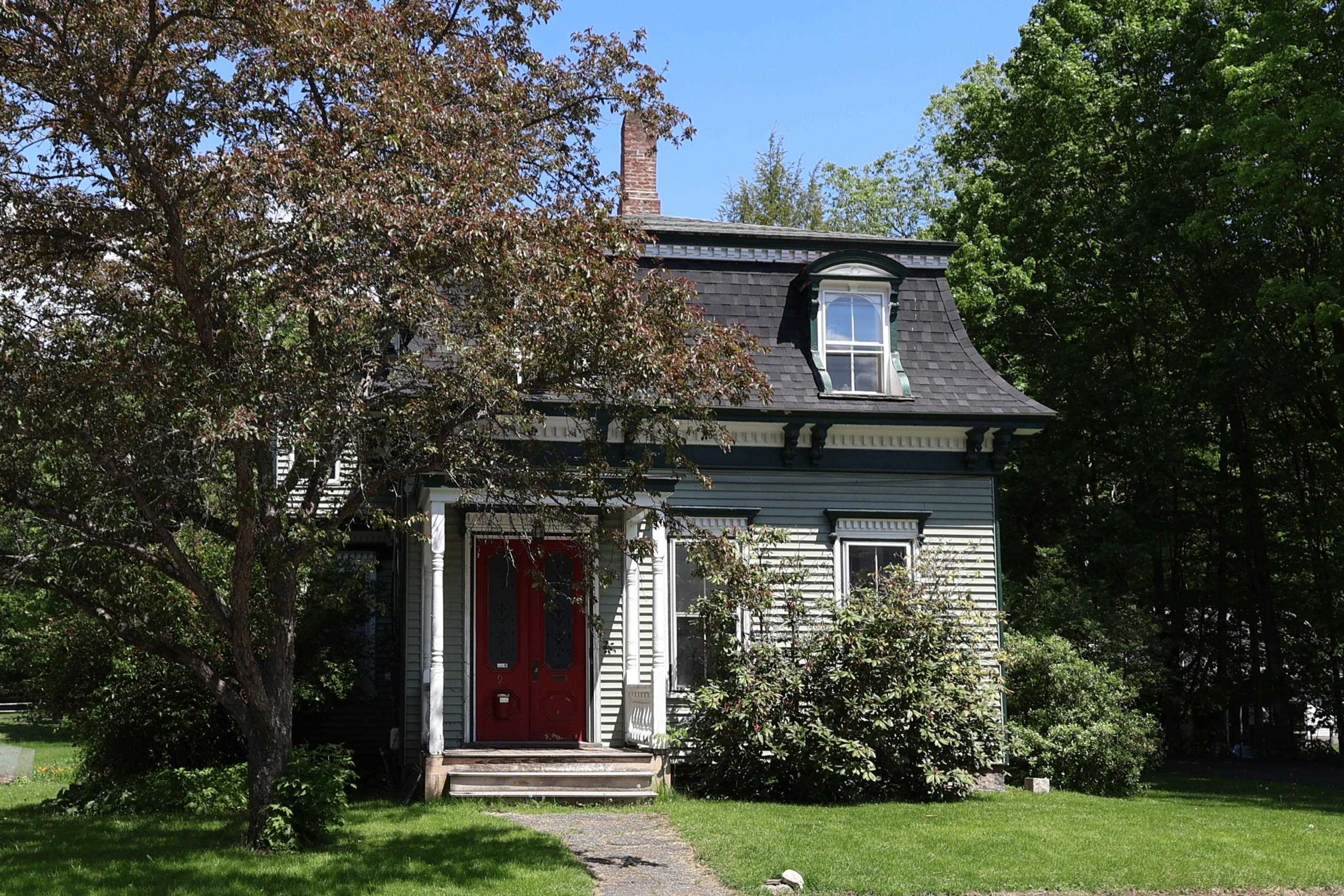 9 Shaw St, Lebanon, NH 03766