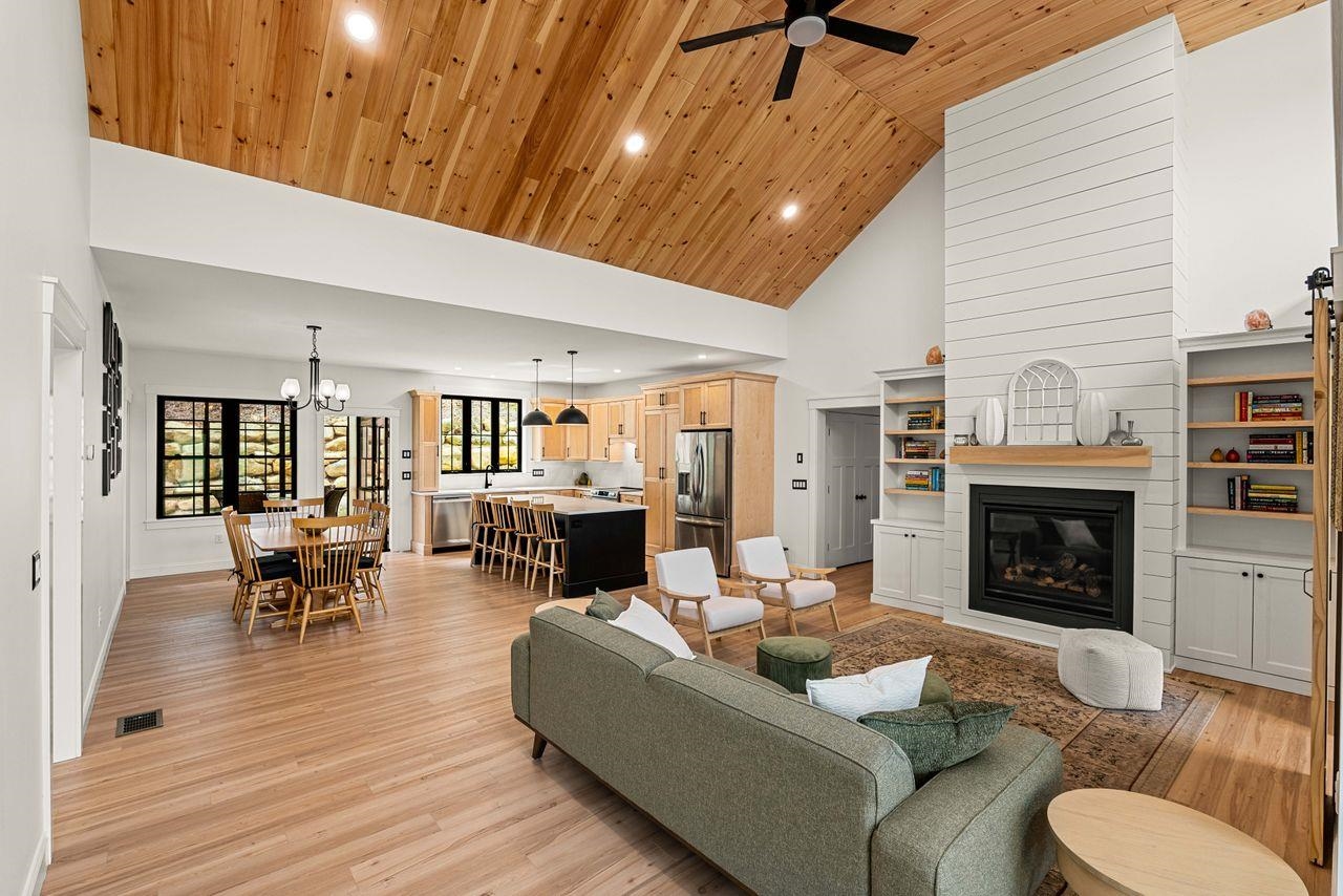 Photo 3 of Single family home for sale at 40 Christian Hill Rd, Amherst, NH 03031 | MLS# 5094629 | Listing updated on 2026-09-19