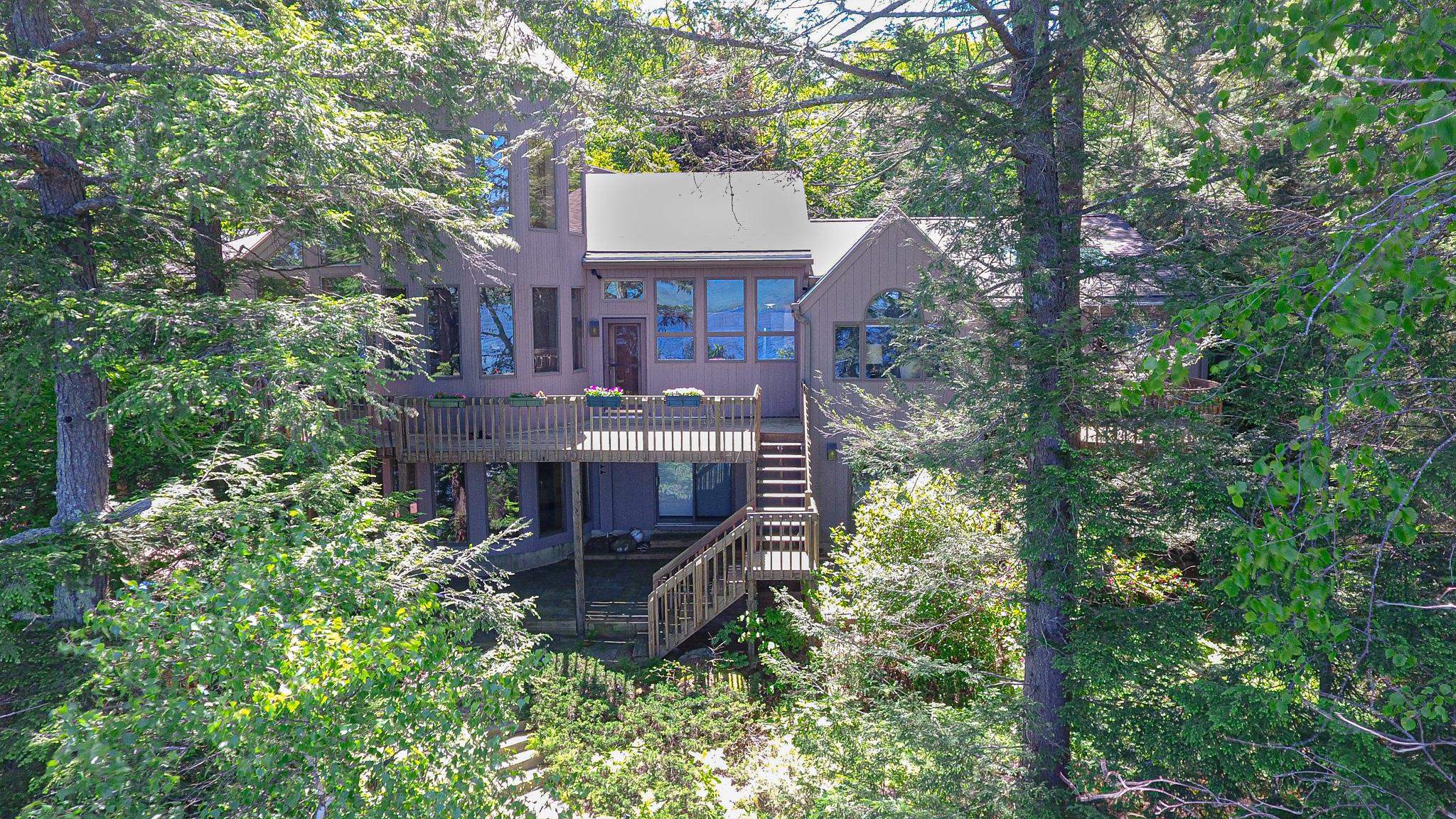 349 Shore Dr, Bridgewater, NH 03222