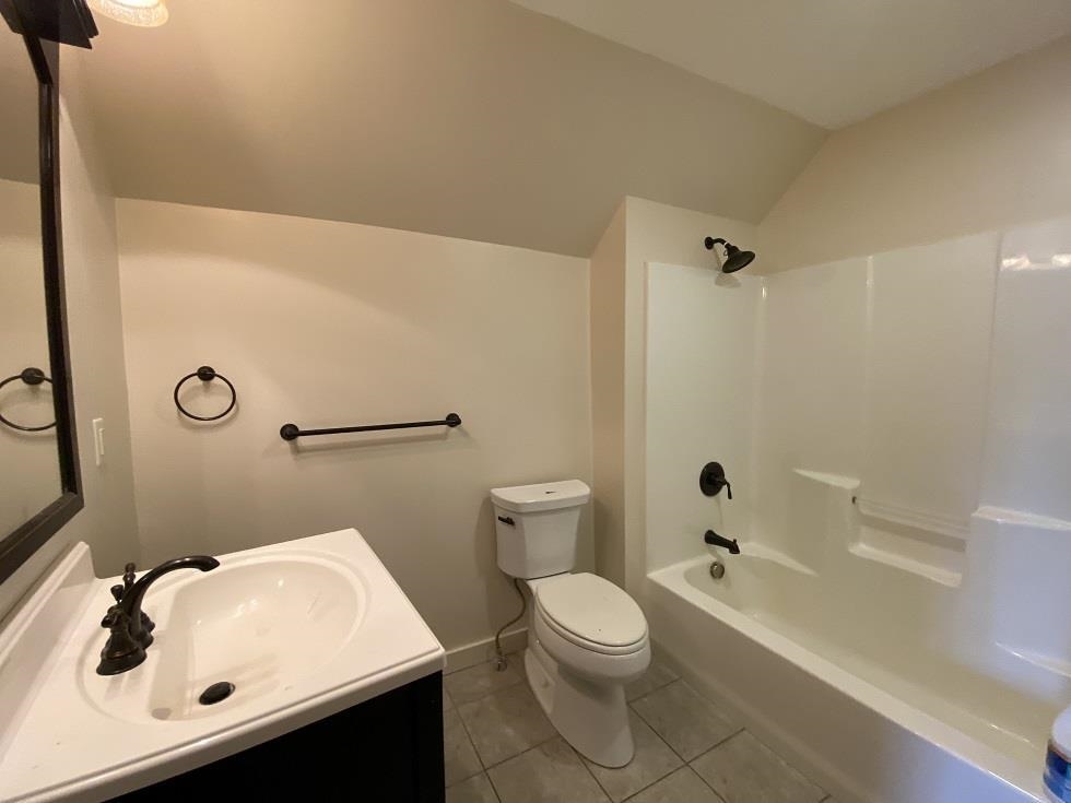 309 Bradford Rd, Newport, NH 03773