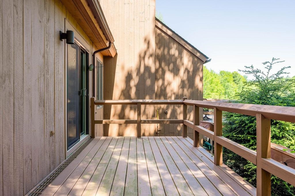 820 Covered Bridge Ln, Grantham, NH 03753