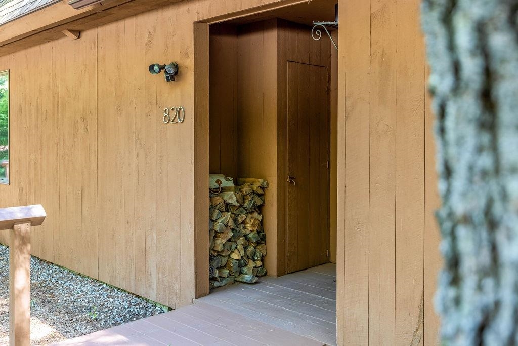 820 Covered Bridge Ln, Grantham, NH 03753
