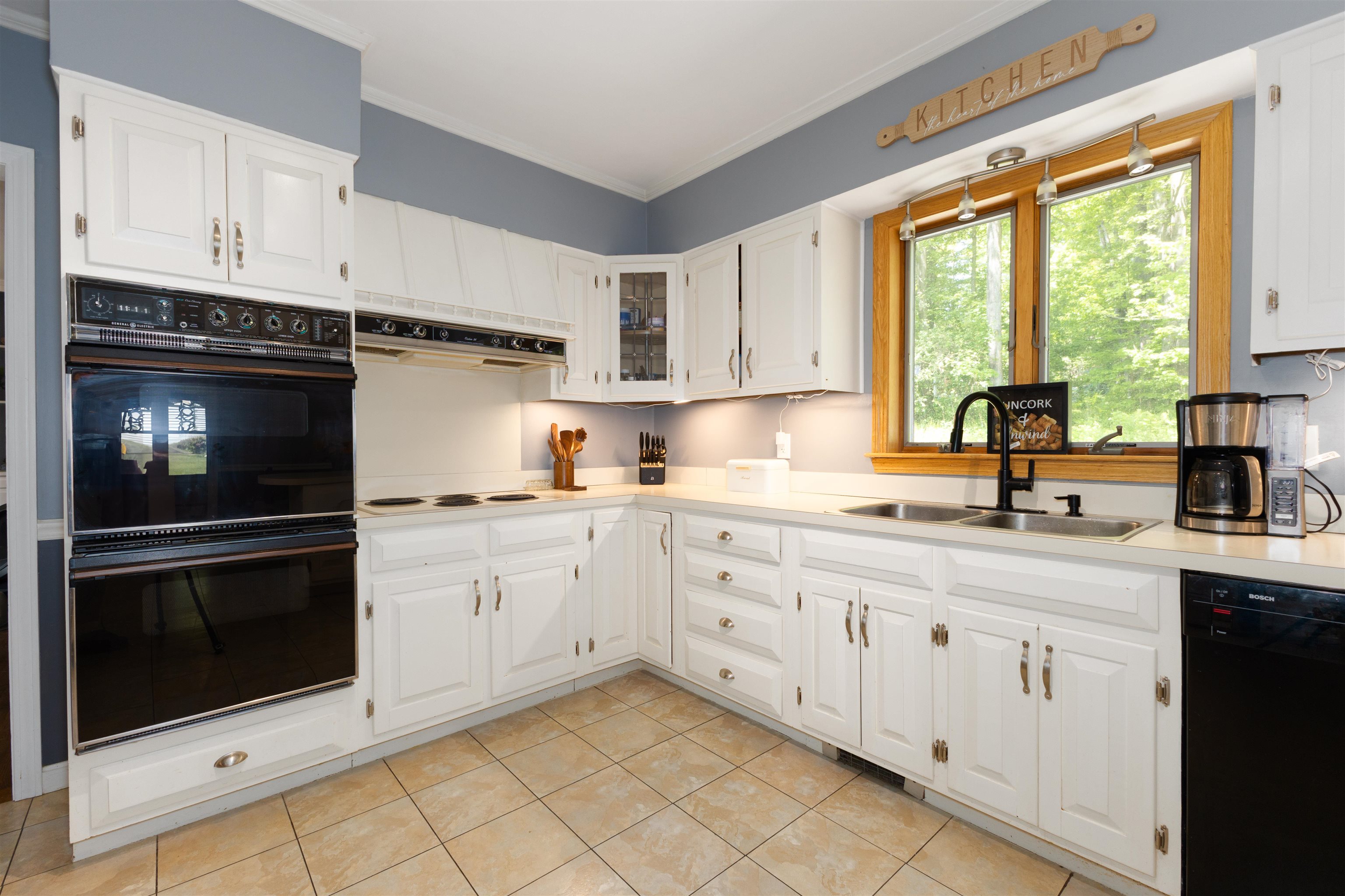 52 Ledgewood Rd, Claremont, NH 03743