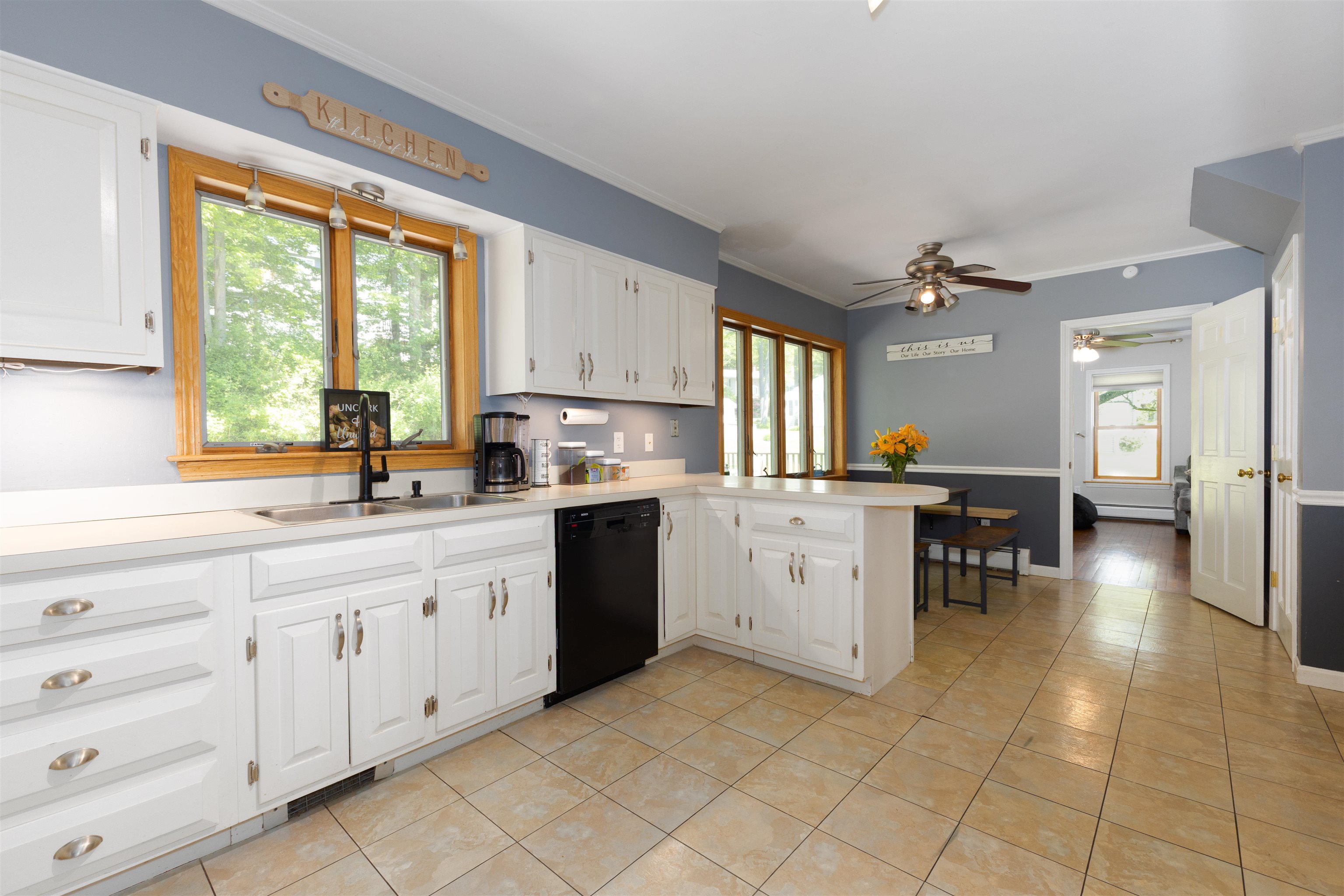 52 Ledgewood Rd, Claremont, NH 03743