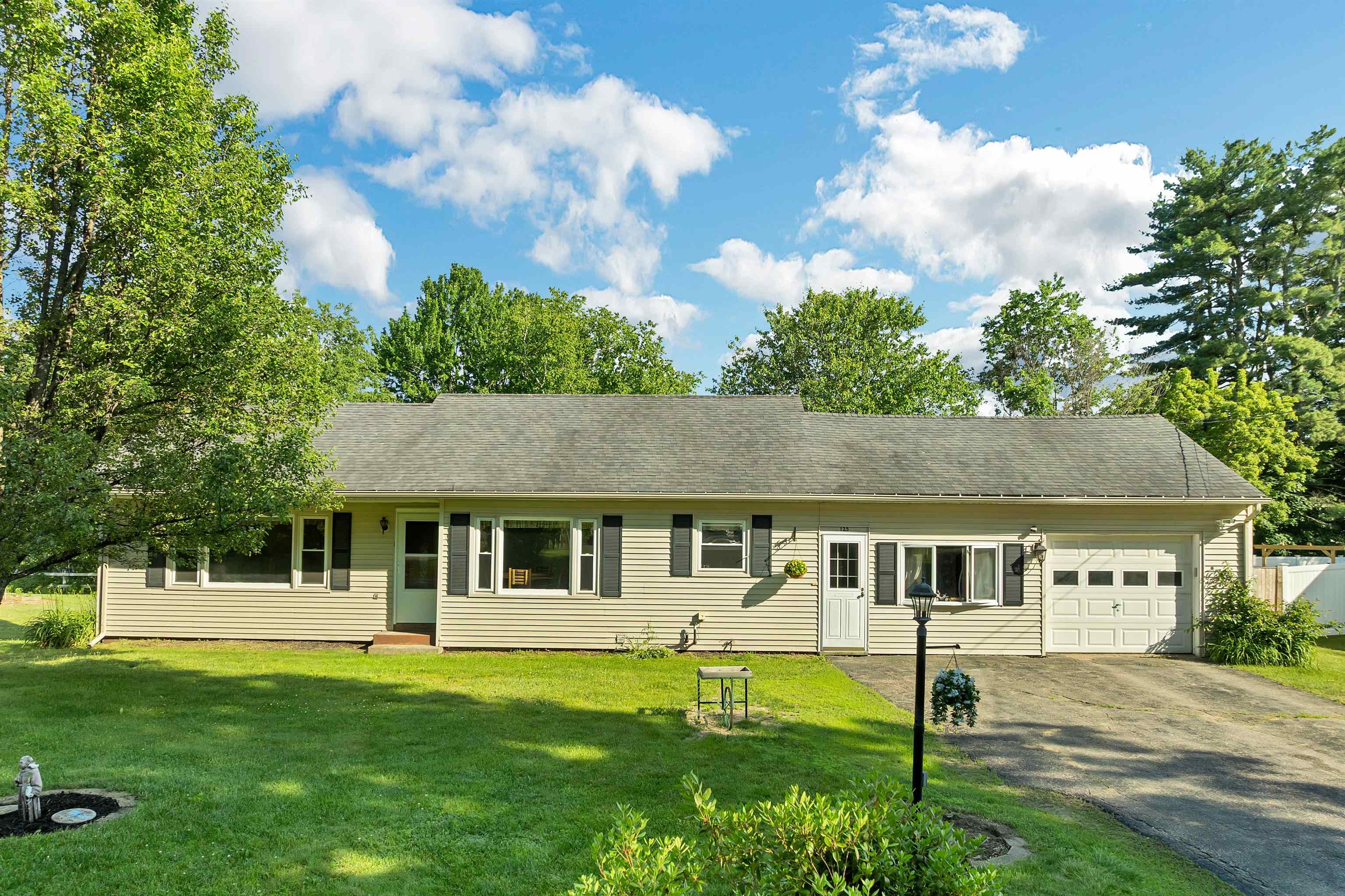 125 Woodland Ave, Gilford, NH 03249