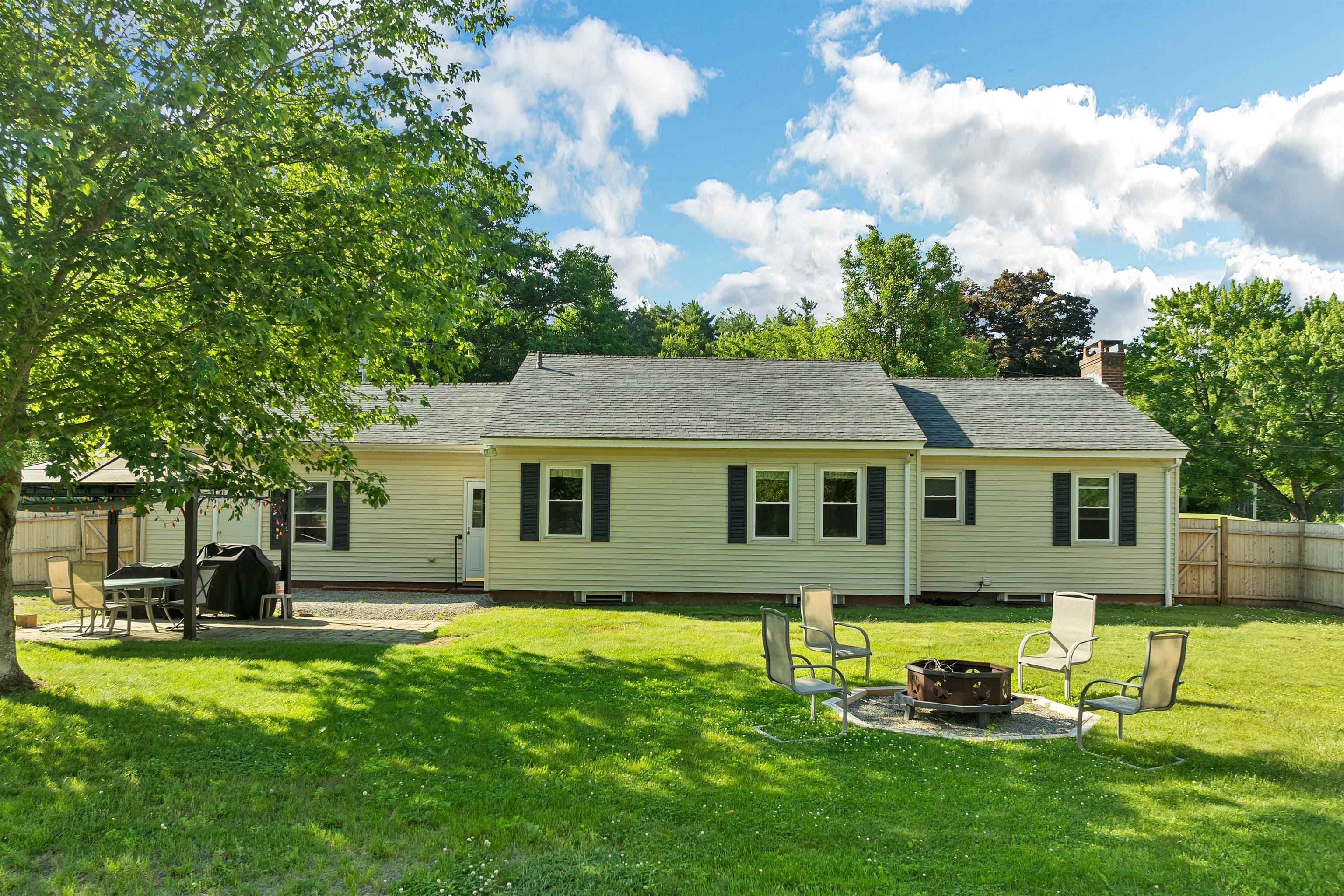 125 Woodland Ave, Gilford, NH 03249