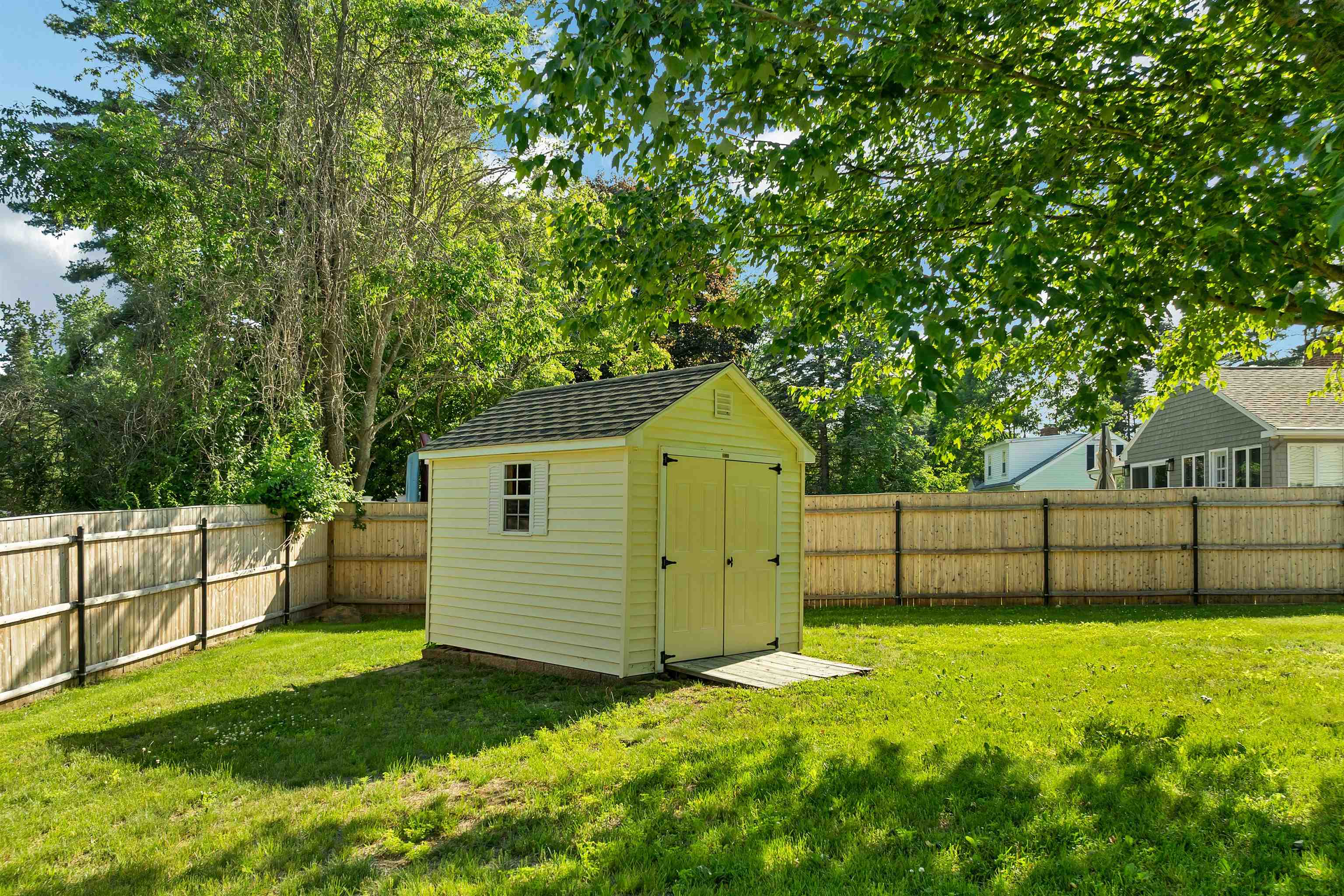 125 Woodland Ave, Gilford, NH 03249